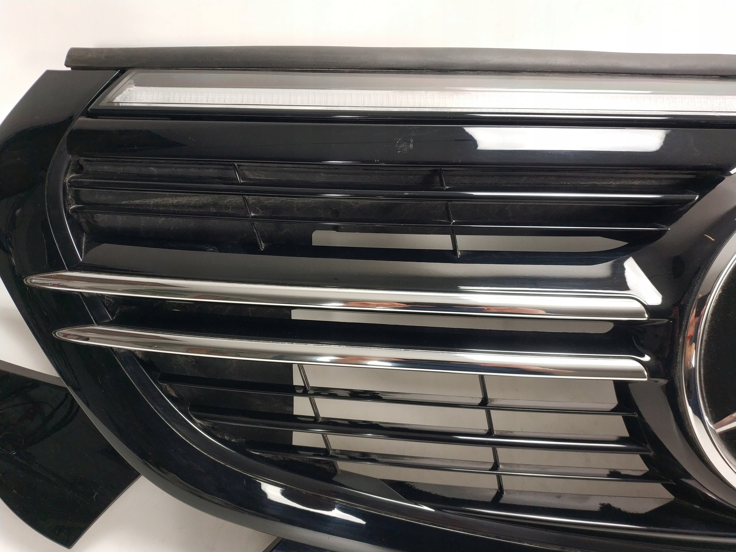 Kühlergrill Mercedes W293 FRONTGRILL A0008880500 Kühlergitter