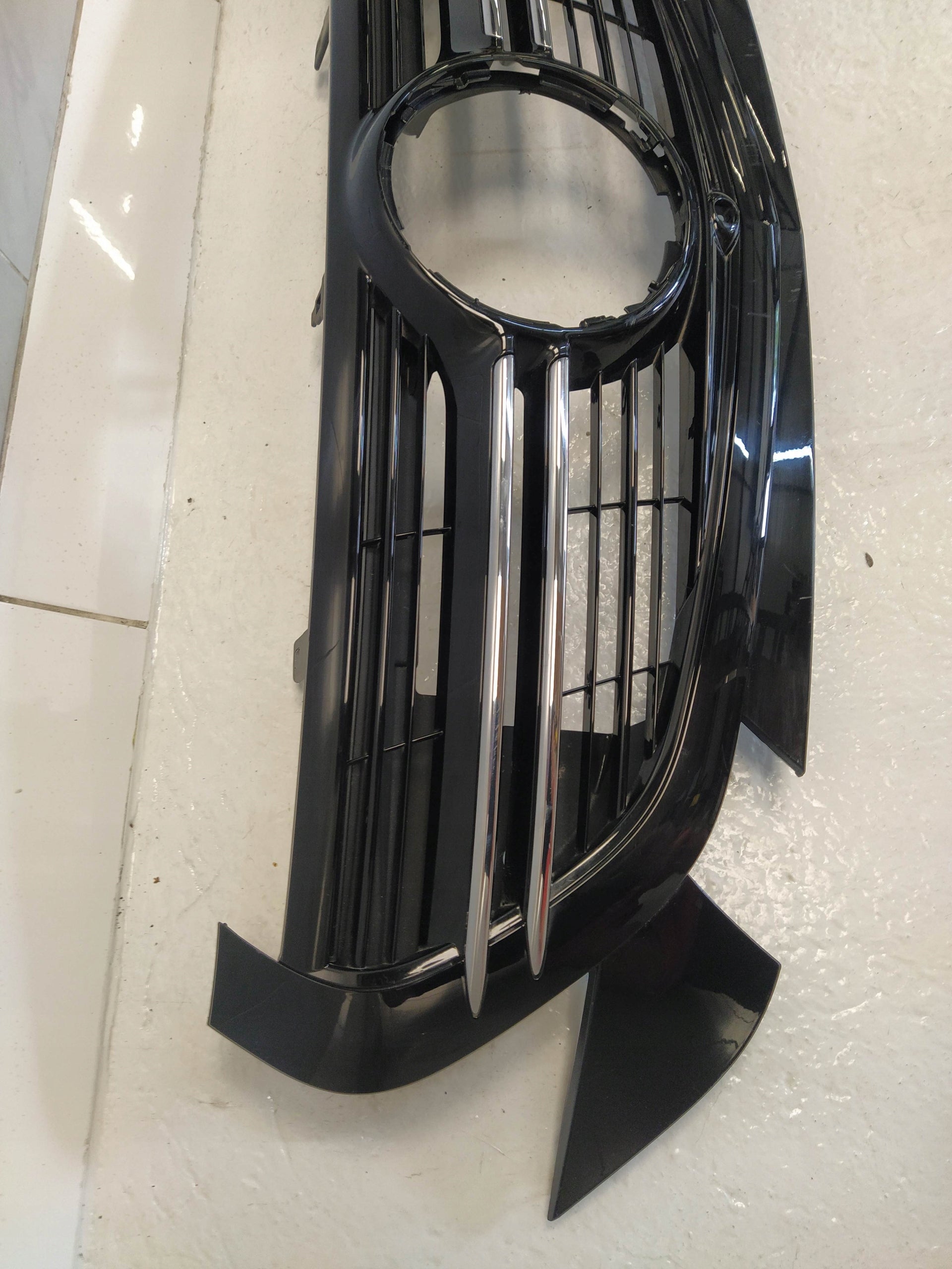 Kühlergrill Mercedes W293 FRONTGRILL A2938884100 Kühlergitter