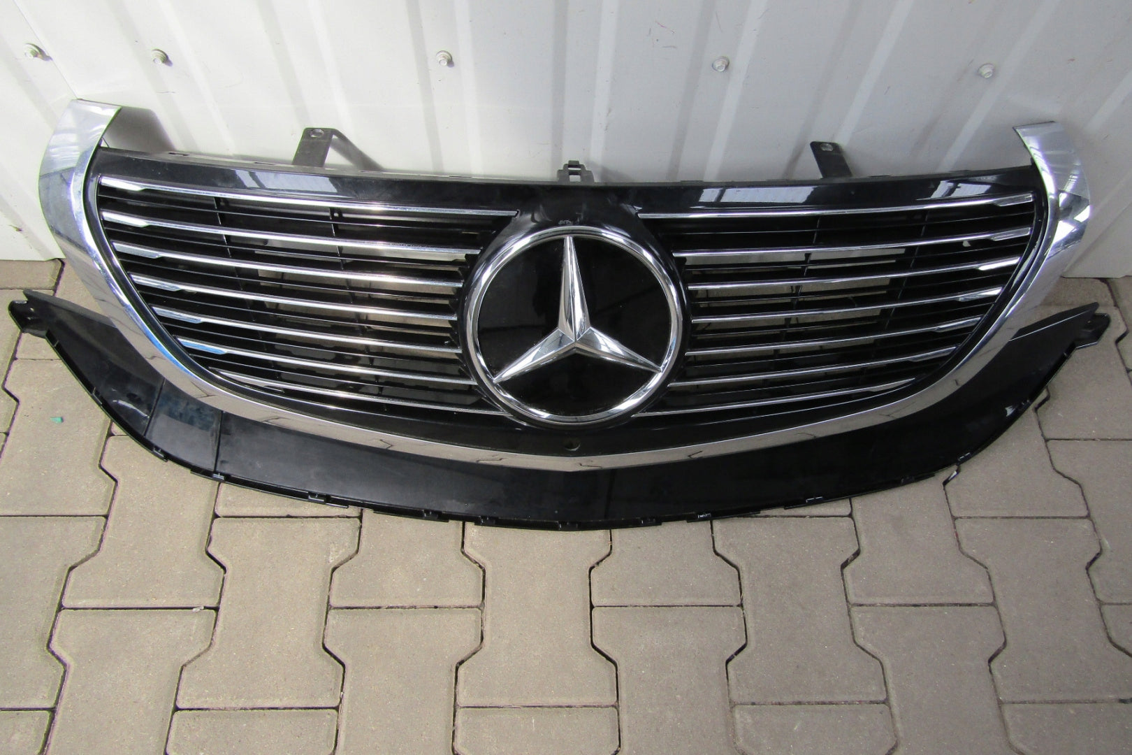  Kühlergrill Mercedes EQC N293 FRONTGRILL A2938880000 Kühlergitter product image