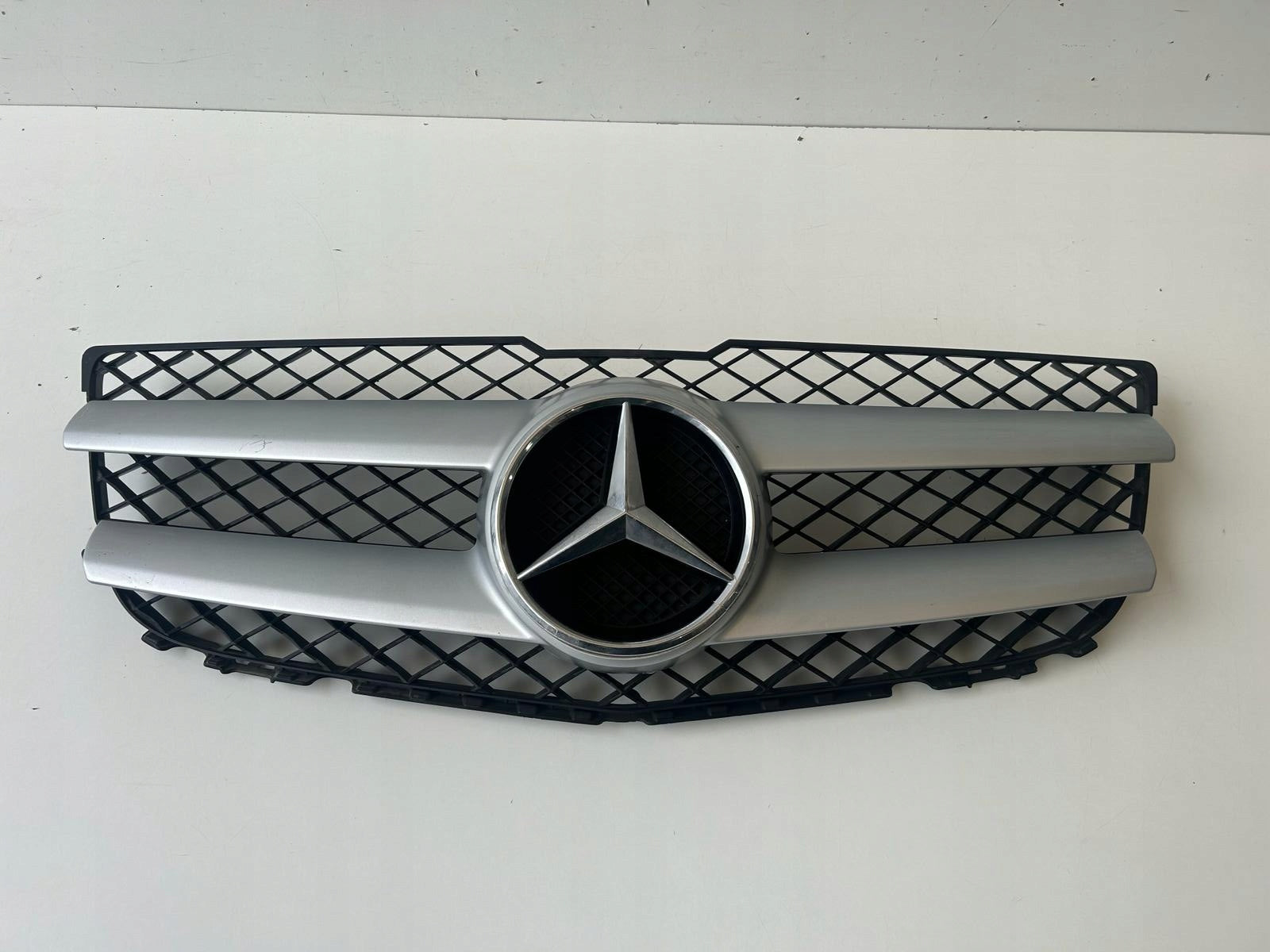 Kühlergrill Mercedes W204 W204 FRONTGRILL A2048803083 Kühlergitter