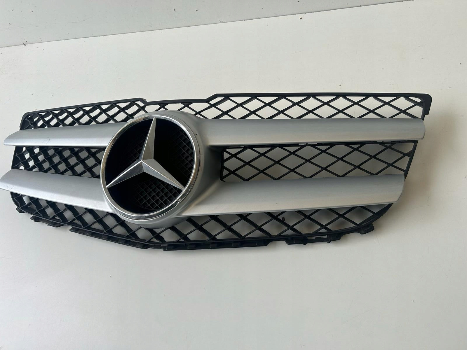 Kühlergrill Mercedes W204 W204 FRONTGRILL A2048803083 Kühlergitter