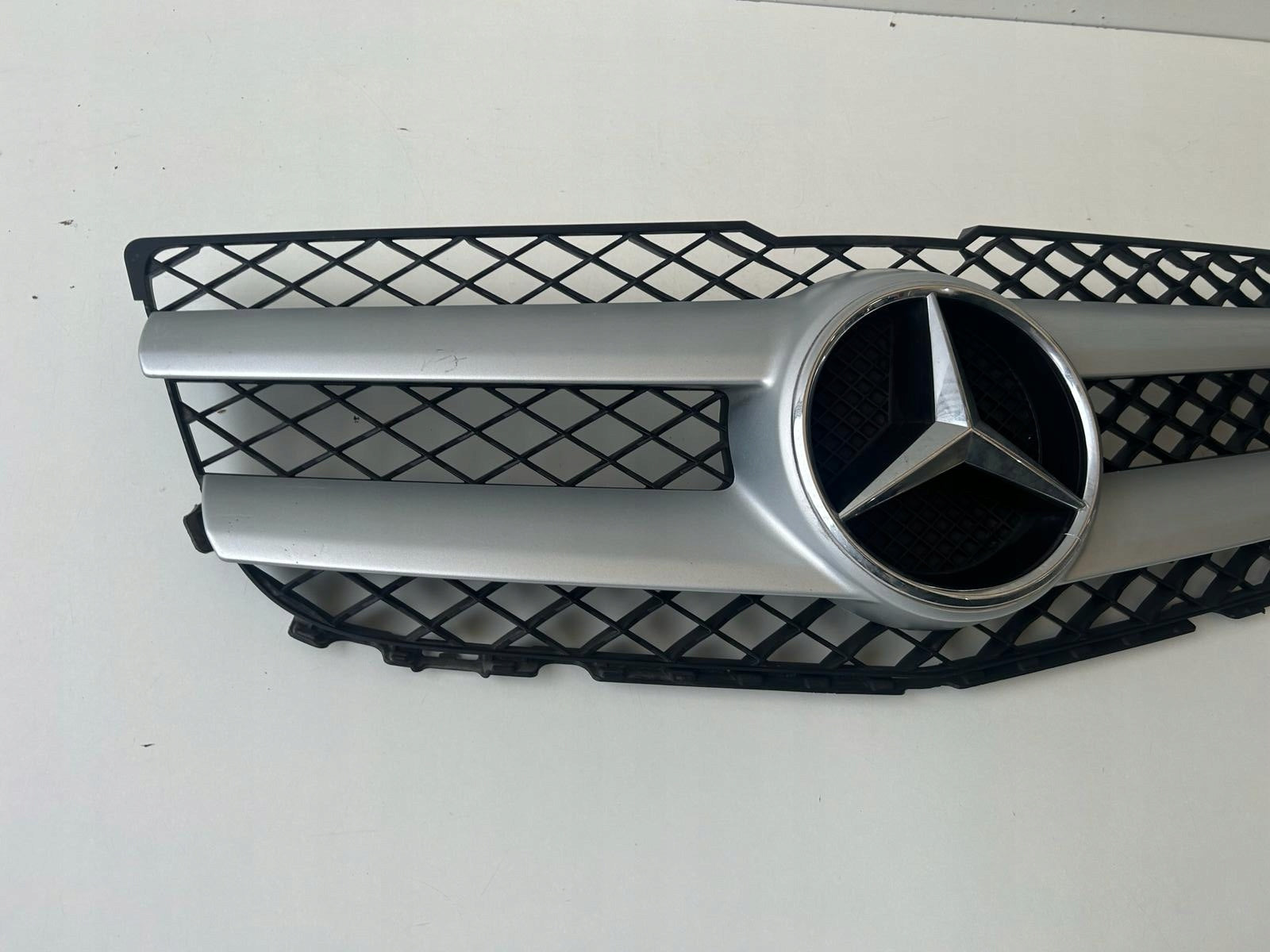 Kühlergrill Mercedes W204 W204 FRONTGRILL A2048803083 Kühlergitter