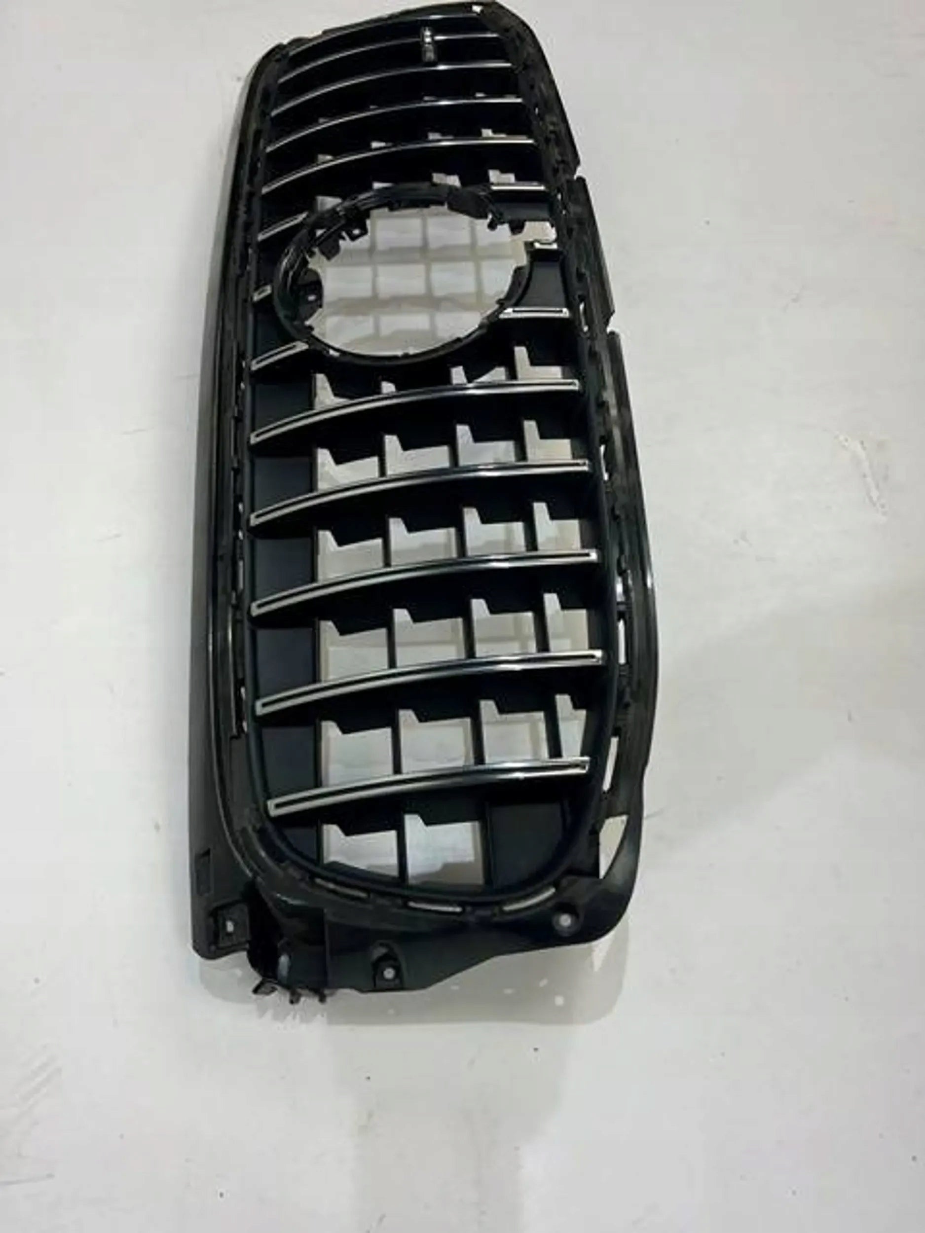 Kühlergrill Mercedes A247 X247 FRONTGRILL A2478883500 Kühlergitter