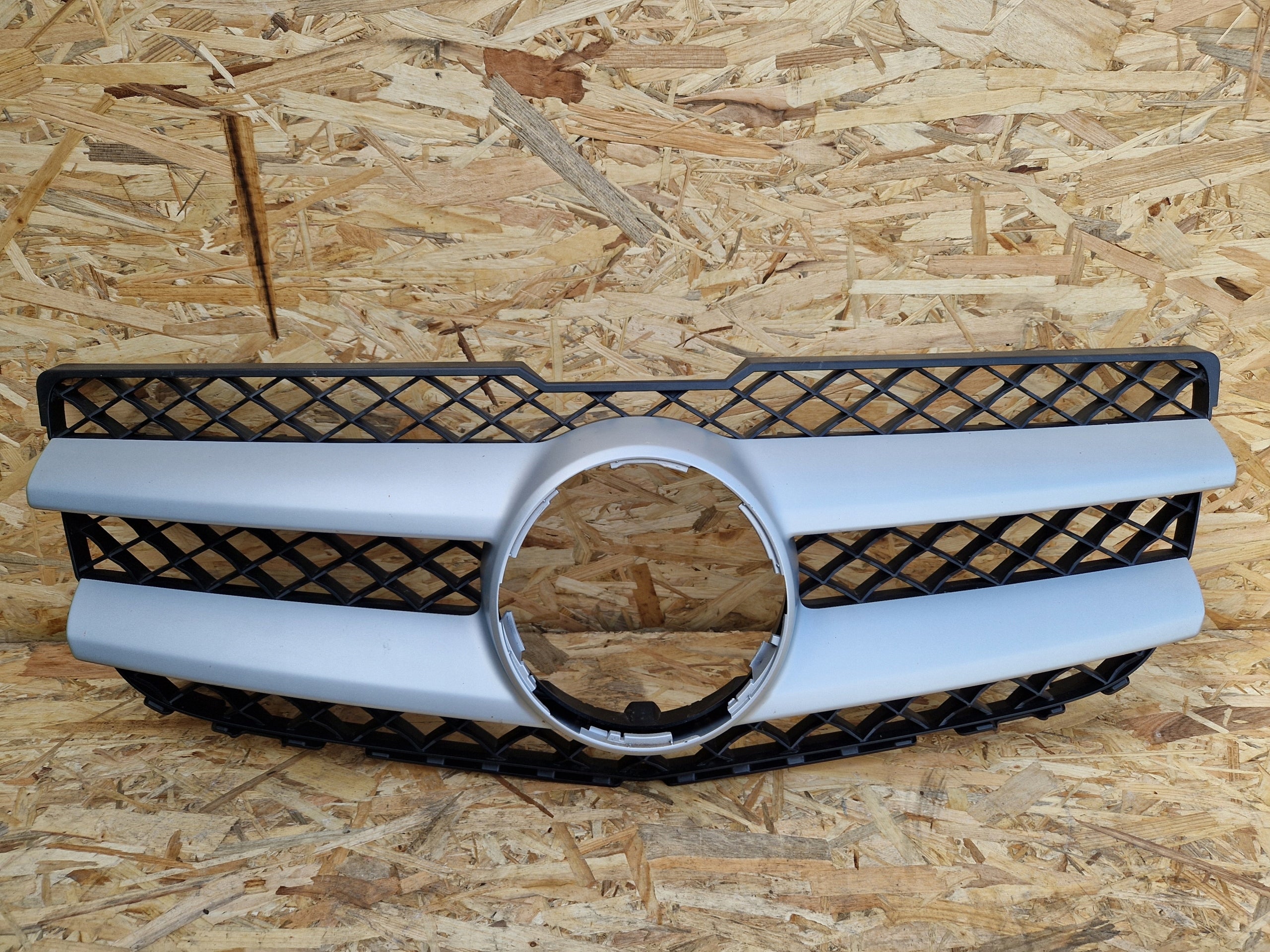 Kühlergrill Mercedes X204 FRONTGRILL A2048802983 Kühlergitter