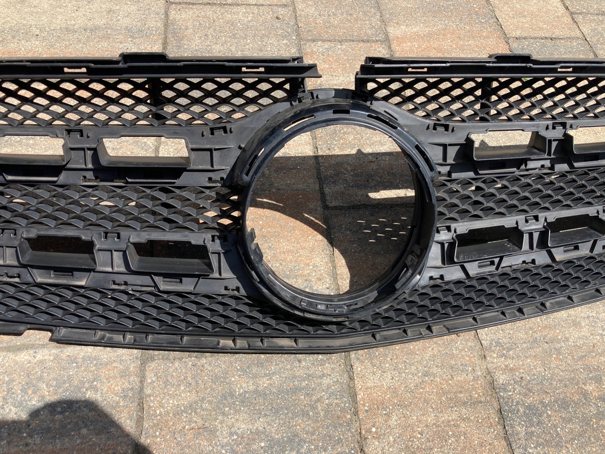 Kühlergrill Mercedes GLA 156 FRONTGRILL A1568882900 Kühlergitter