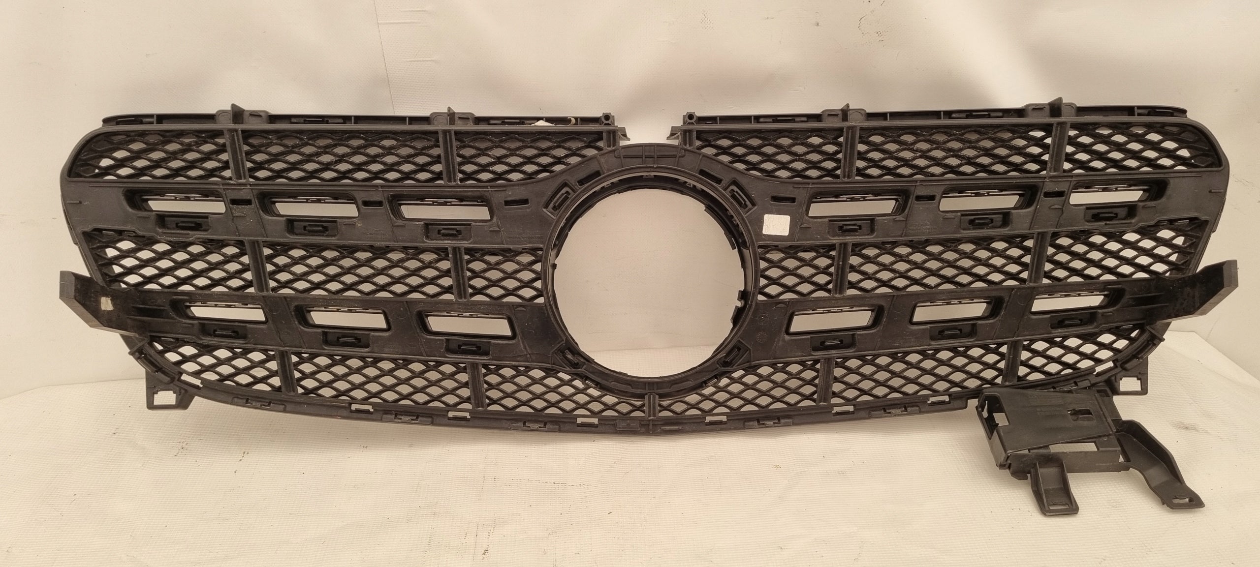 Kühlergrill Mercedes GLA 156 A156 FRONTGRILL A1568882900 Kühlergitter