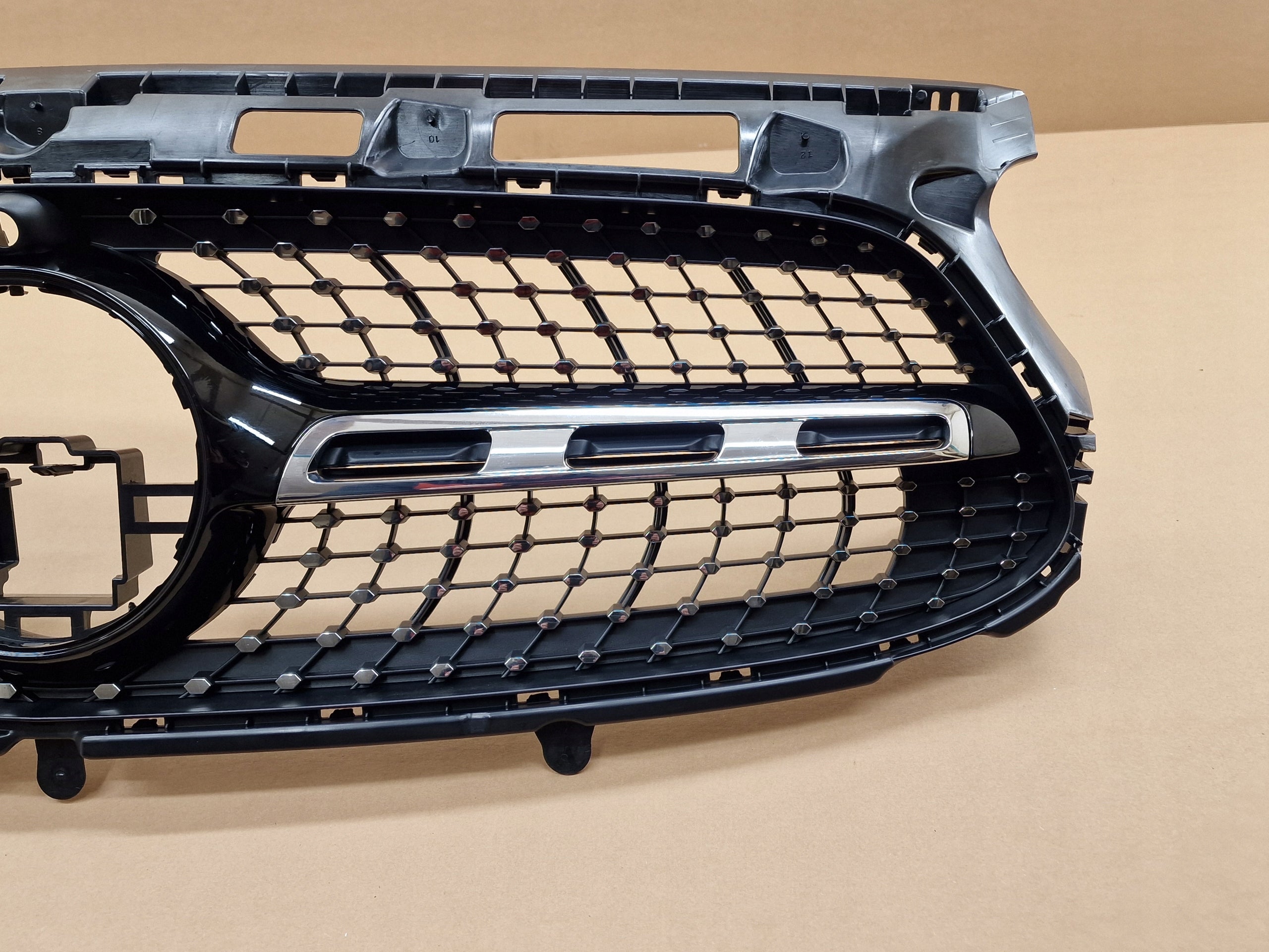 Kühlergrill Mercedes GLA H247 FRONTGRILL A2478884001 Kühlergitter