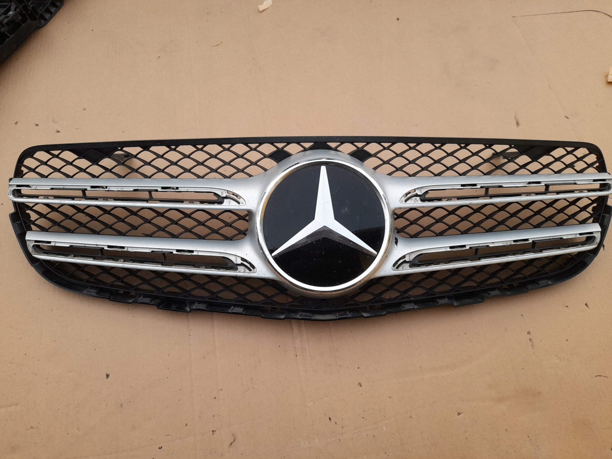 Kühlergrill Mercedes GLC W253 GLC A253 FRONTGRILL A2538806676 Kühlergitter