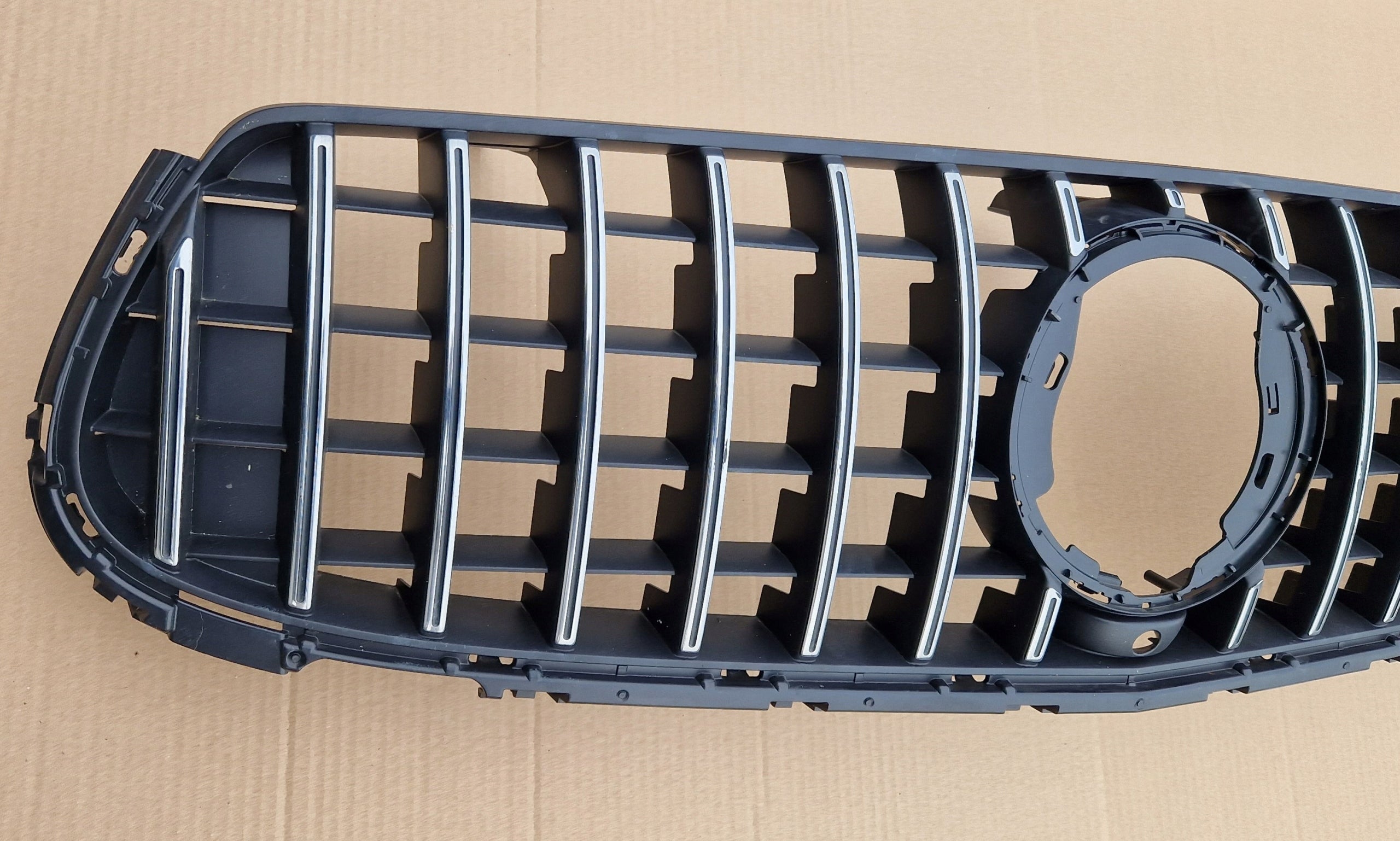 Kühlergrill Mercedes W253 FRONTGRILL A2538887500 Kühlergitter