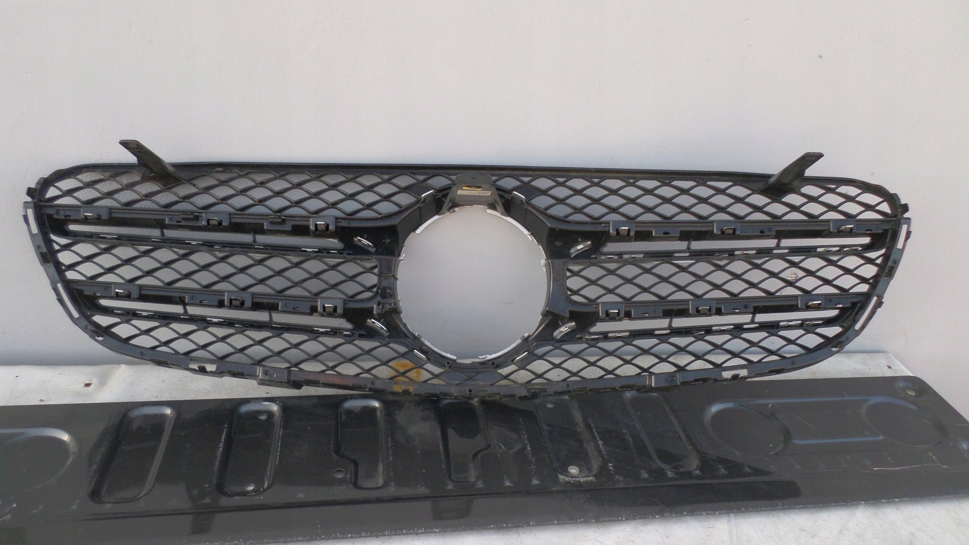 Kühlergrill Mercedes A253 FRONTGRILL A2538806676 Kühlergitter