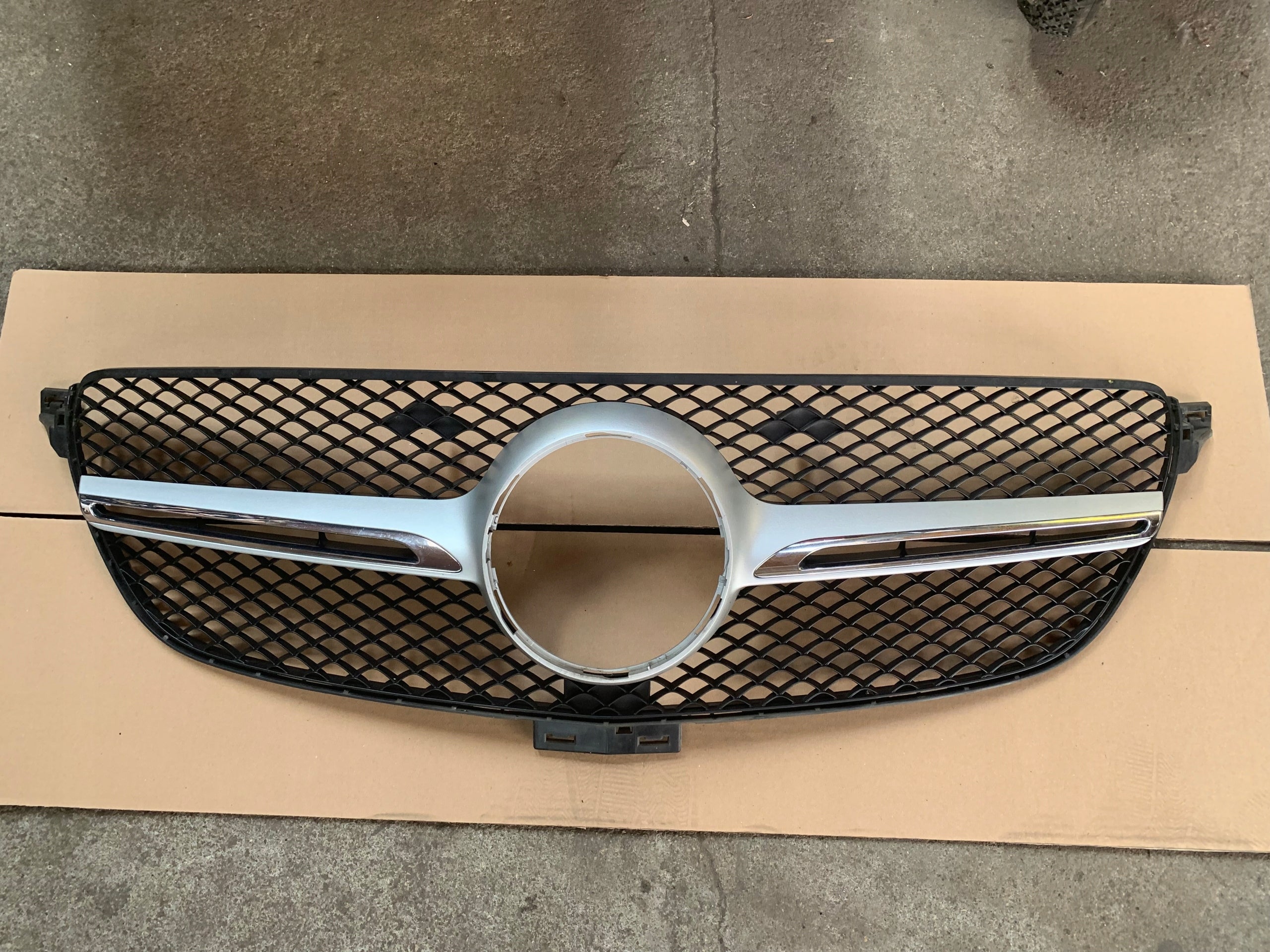 Kühlergrill Mercedes A292 W292 FRONTGRILL A2928880060 Kühlergitter