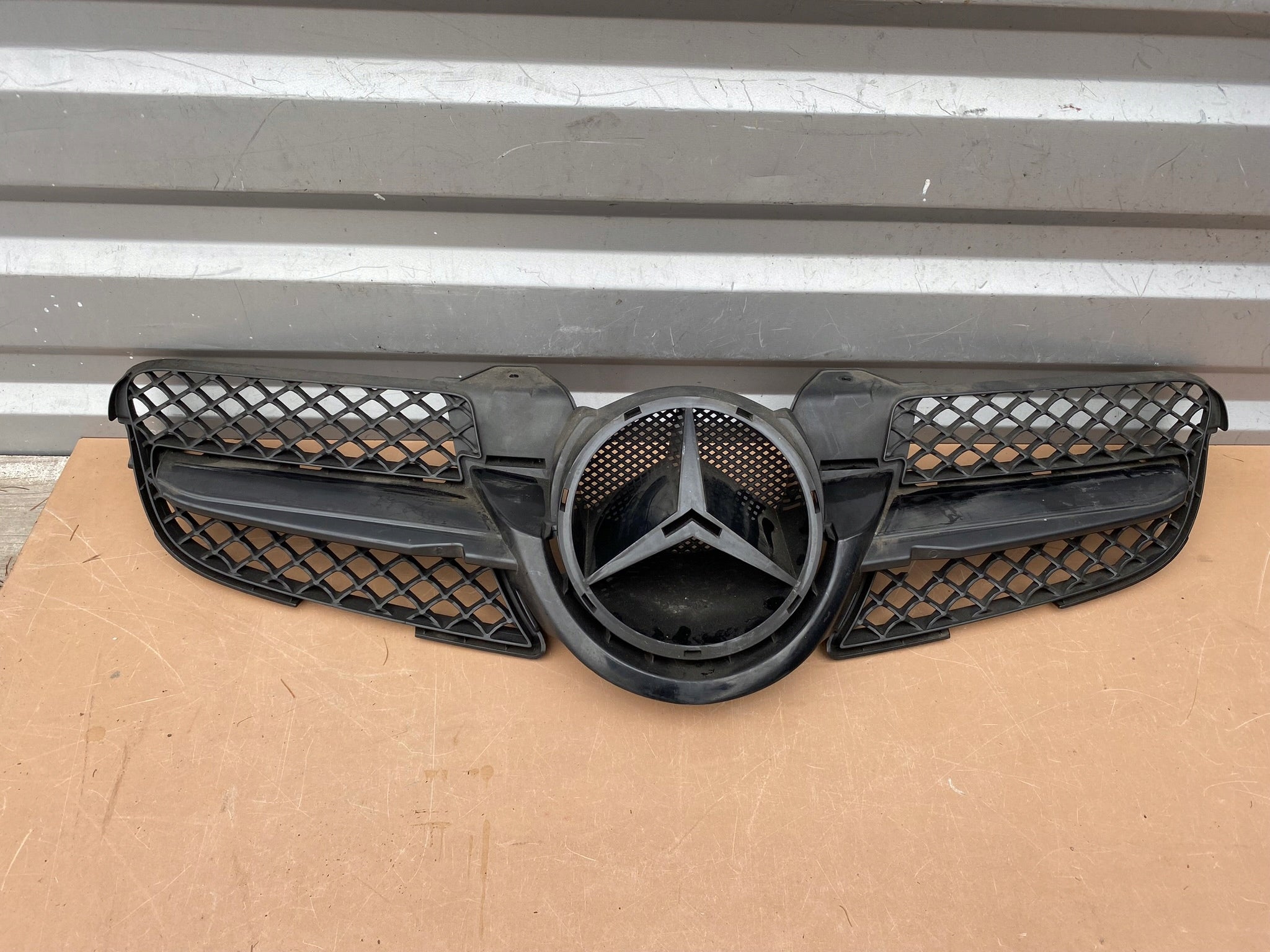 Grille de radiateur Mercedes W171 W171 FRONTGRILL A1718880260 Grille de radiateur 