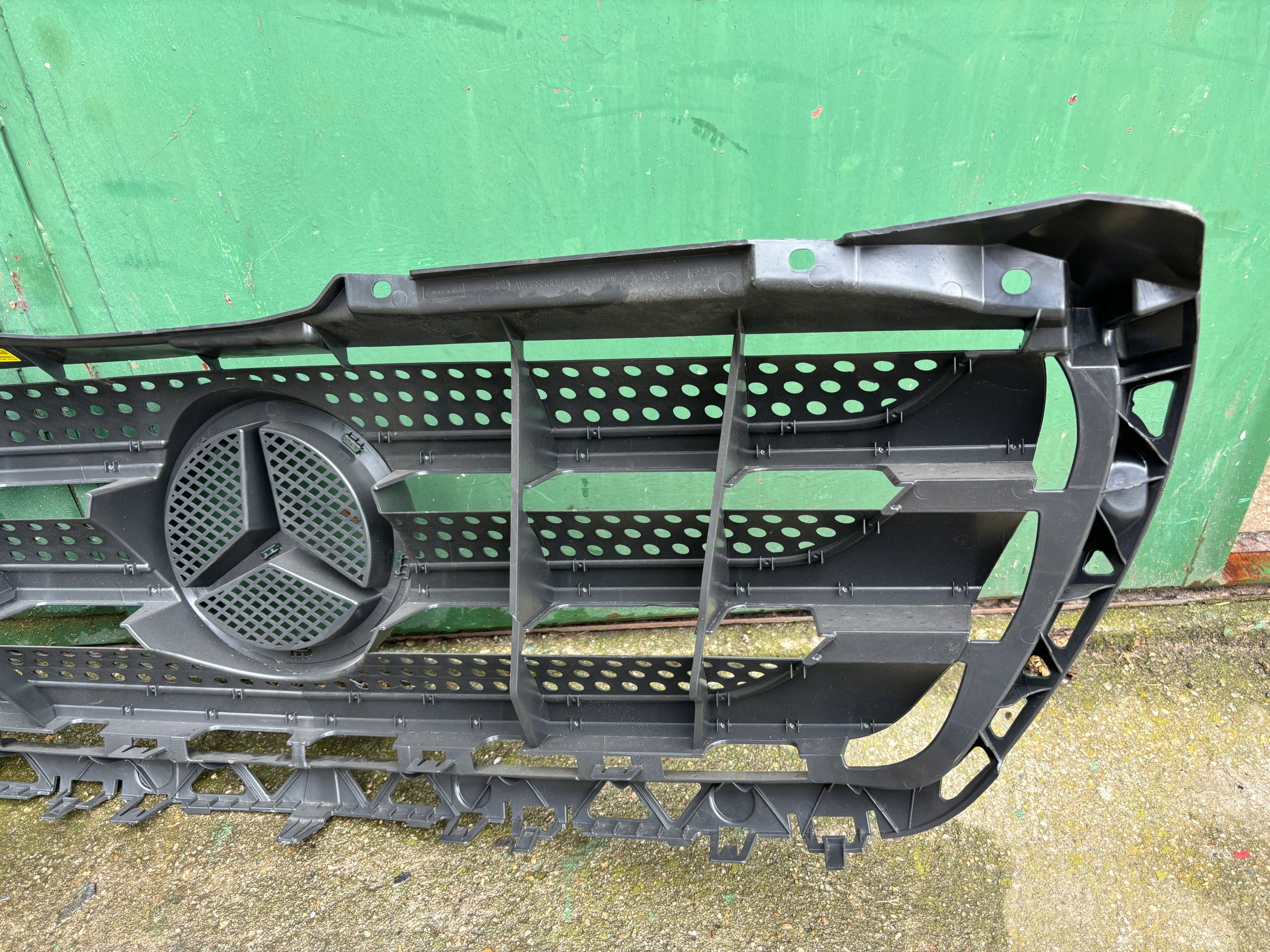 Mercedes SPRINTER W906 A906 SPRINTER 906 FRONTGRILL A9068800785