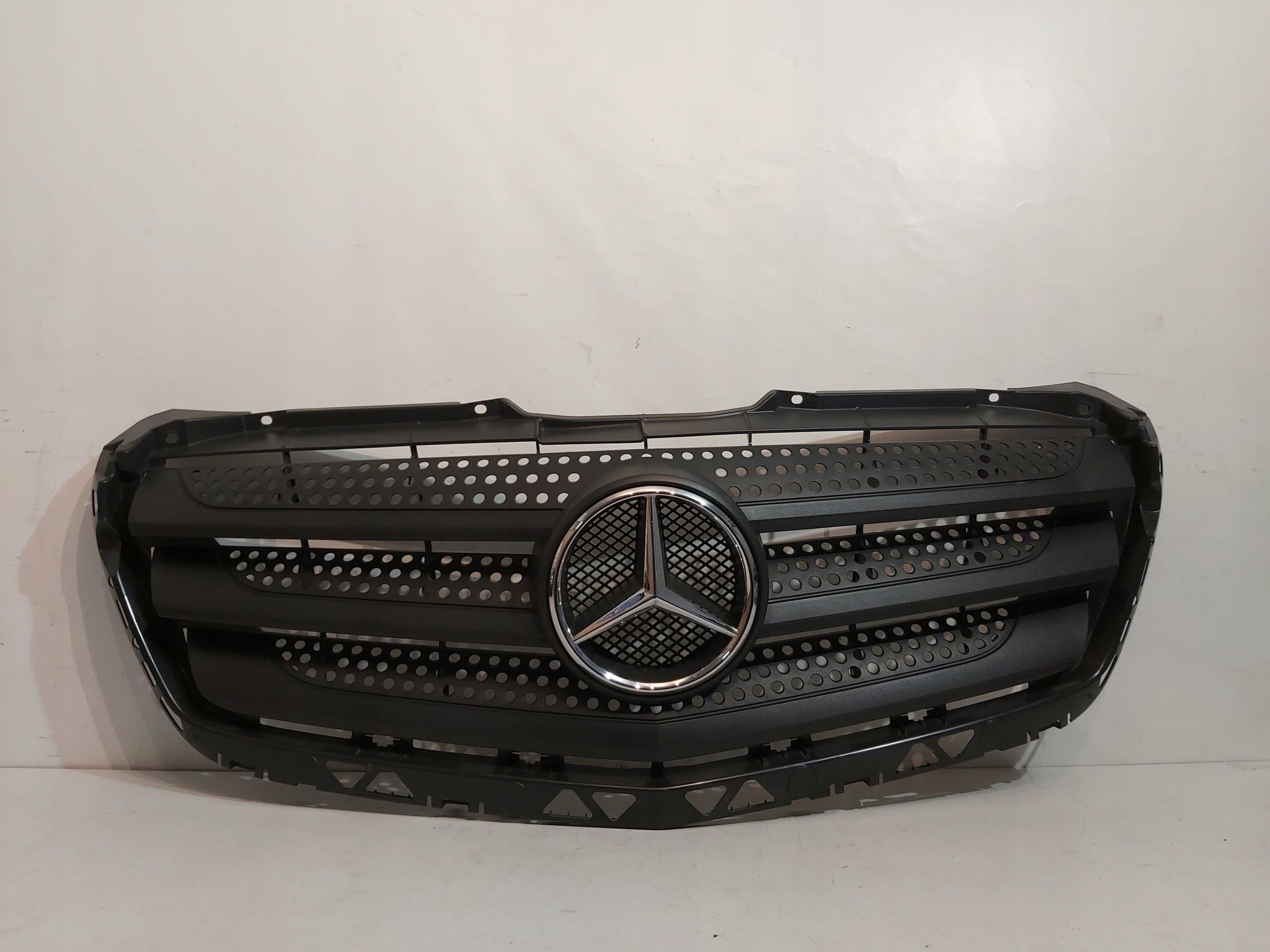  Kühlergrill Mercedes SPRINTER W906 A906 FRONTGRILL A9068800785 Kühlergitter product image