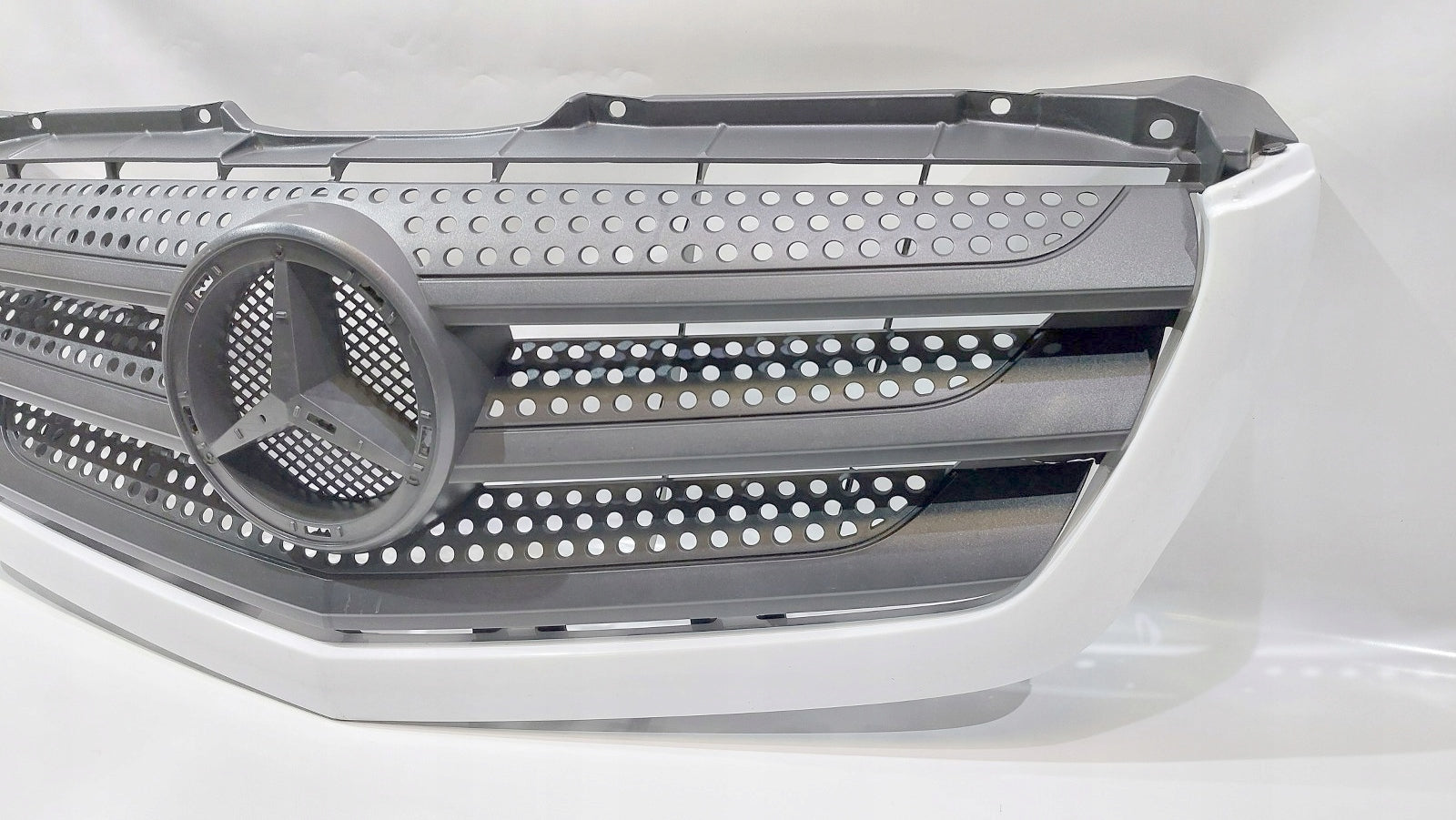 Kühlergrill Mercedes W906 A906 FRONTGRILL A9068880523 Kühlergitter