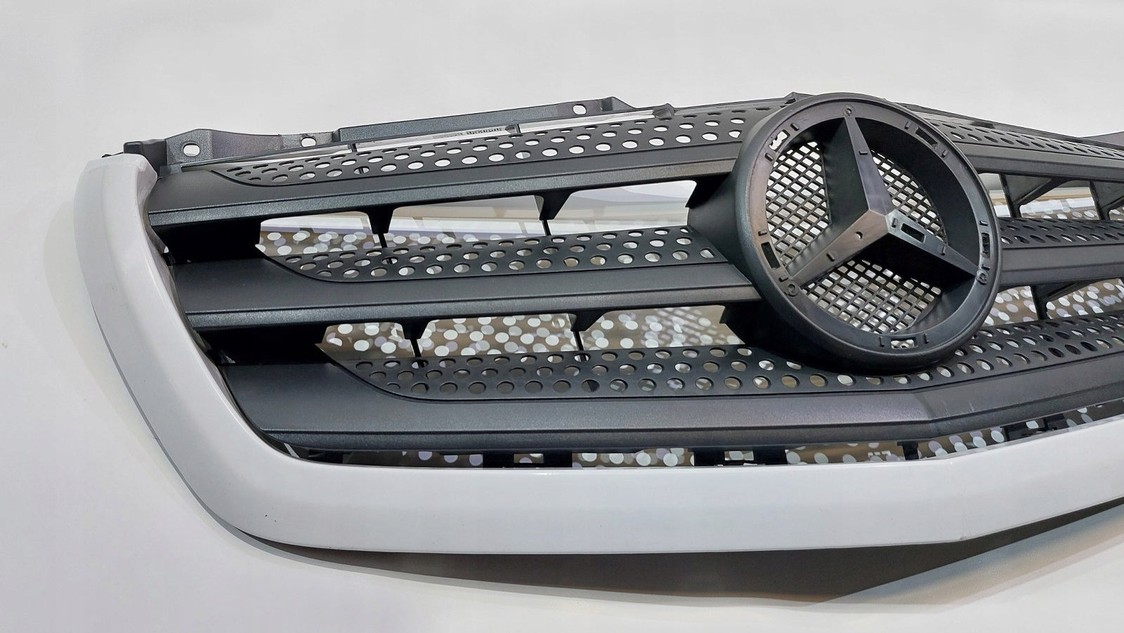 Kühlergrill Mercedes W906 A906 FRONTGRILL A9068880523 Kühlergitter