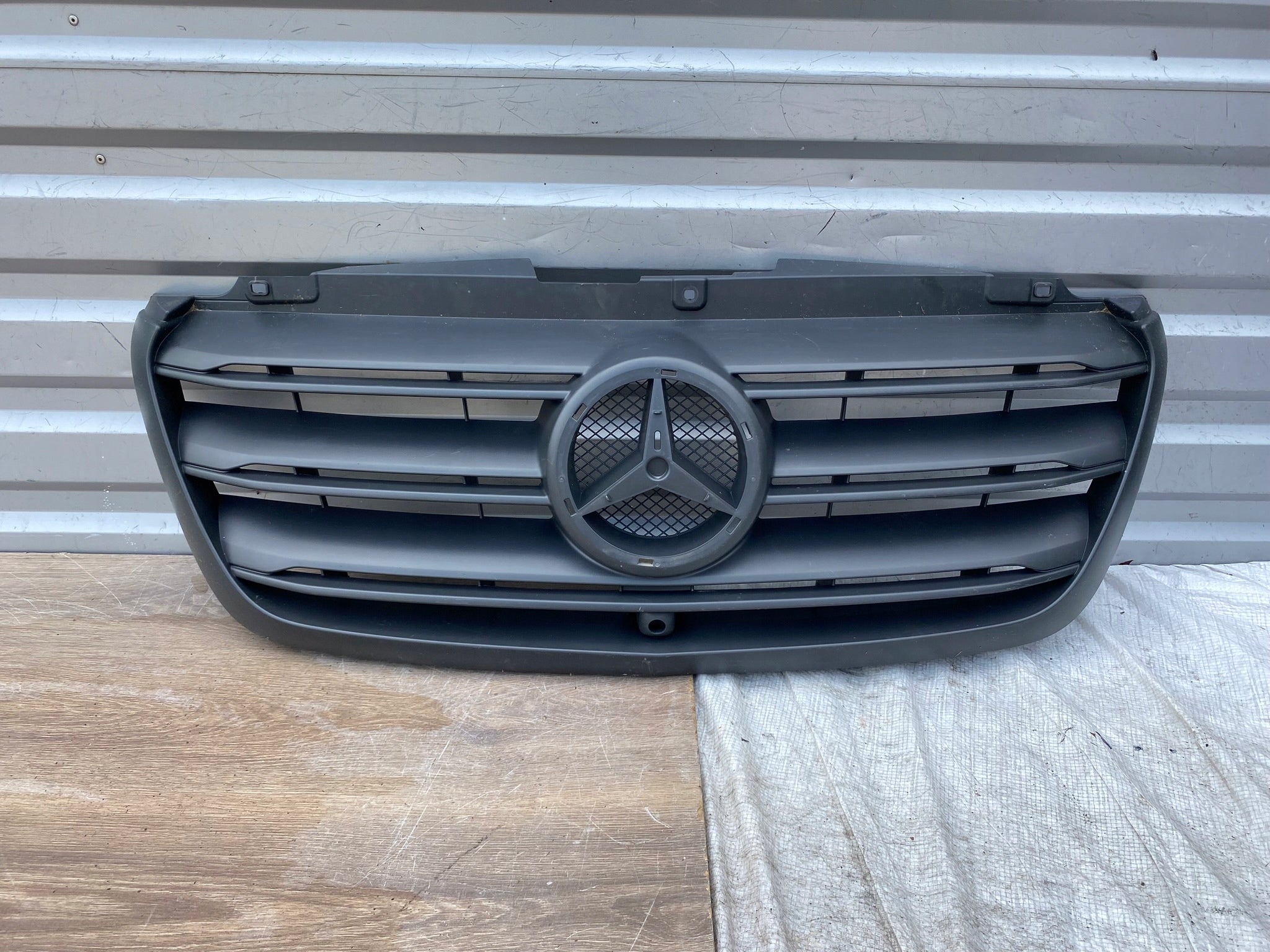  Kühlergrill Mercedes SPRINTER 910 A910 W910 FRONTGRILL A9108852600 Kühlergitter product image