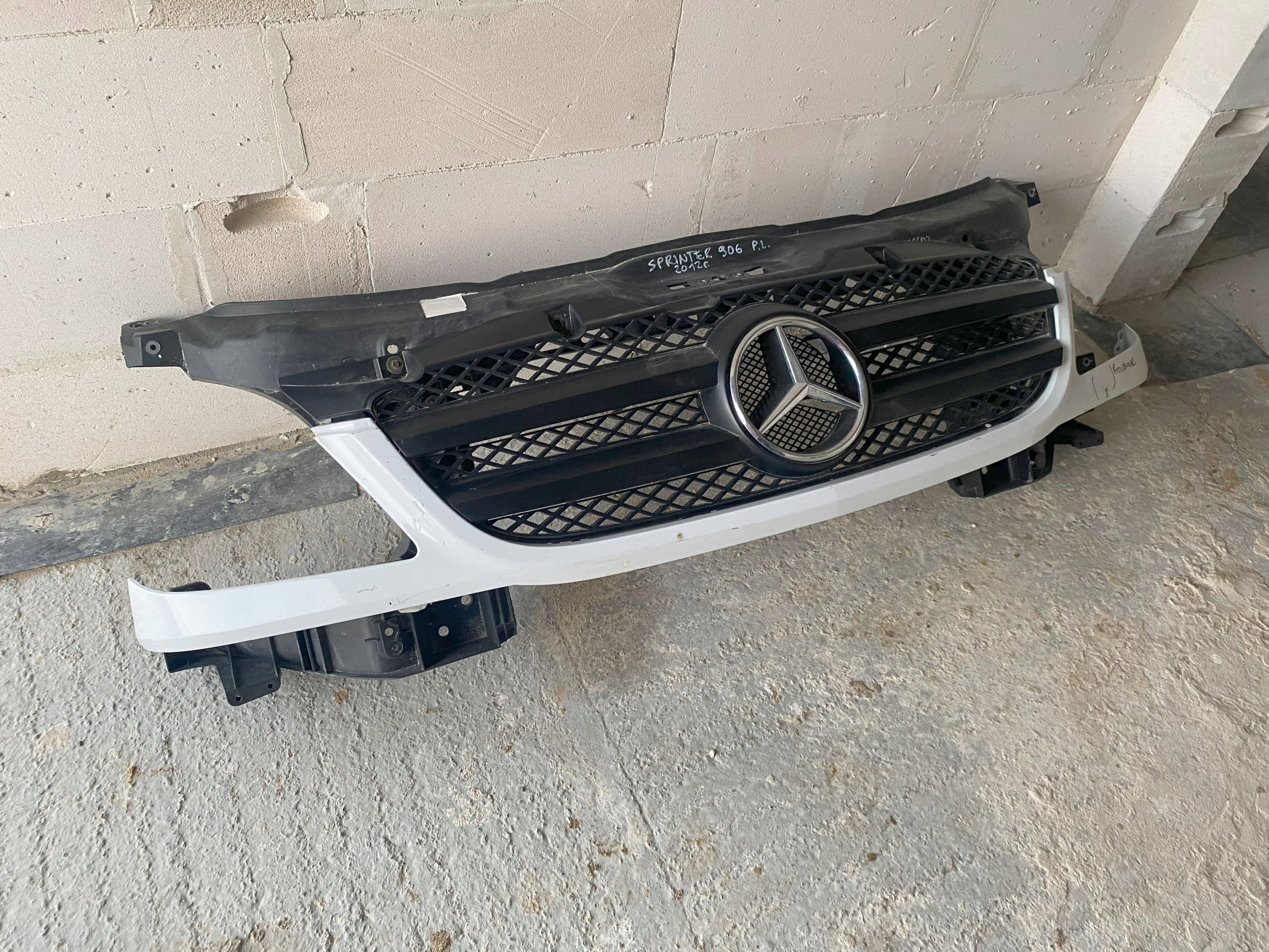 Kühlergrill Mercedes W906 SPRINTER 906 FRONTGRILL Kühlergitter