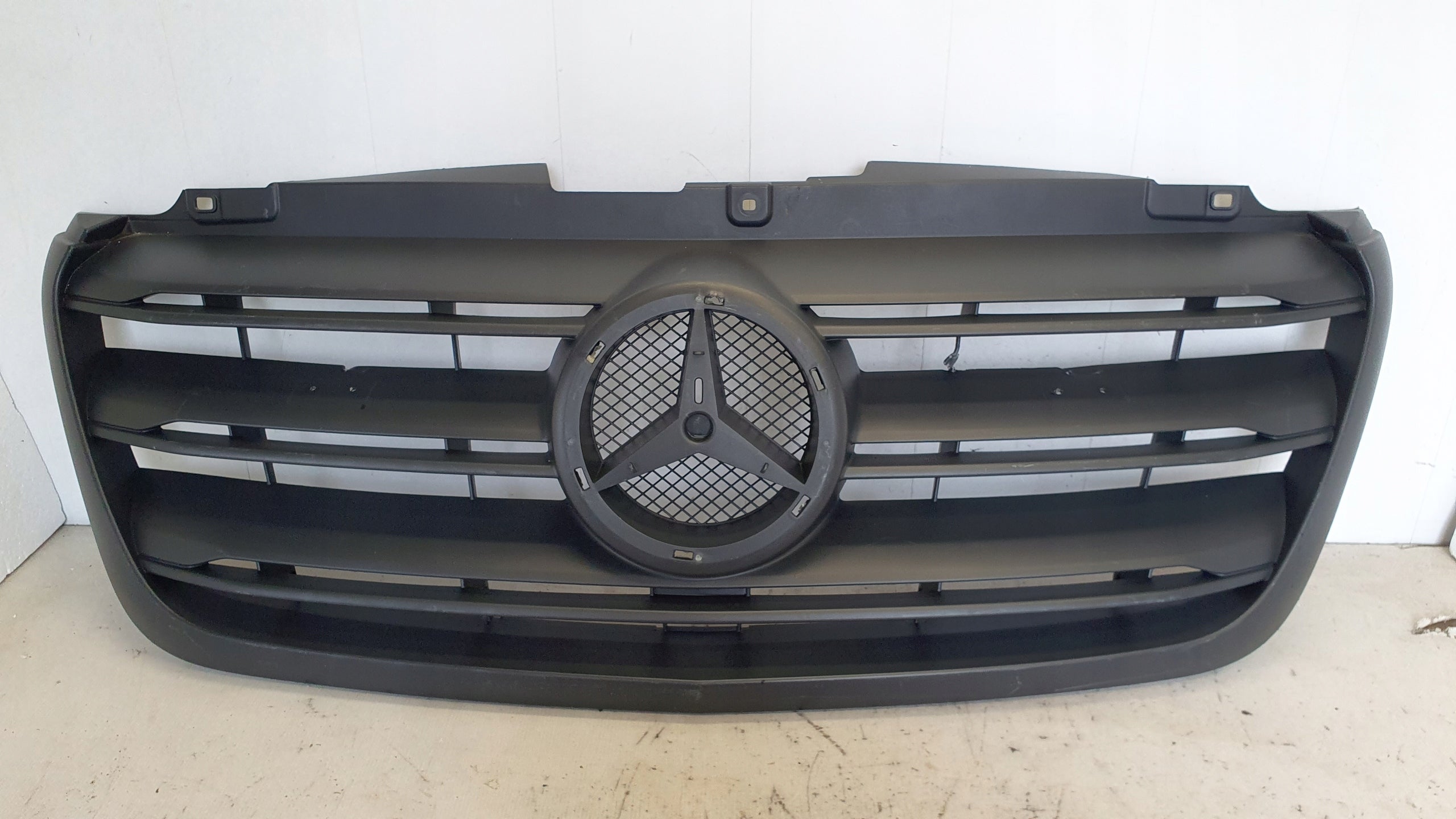  Kühlergrill Mercedes A910 SPRINTER W910 FRONTGRILL A9108852600 Kühlergitter product image