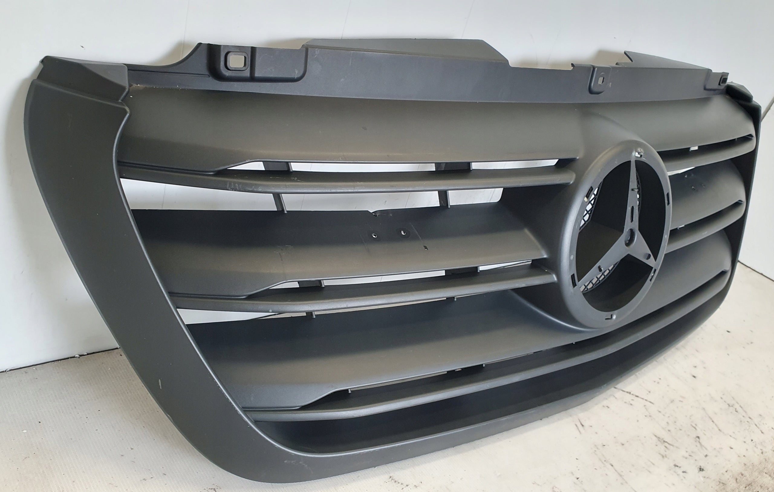 Kühlergrill Mercedes A910 SPRINTER W910 FRONTGRILL A9108852600 Kühlergitter