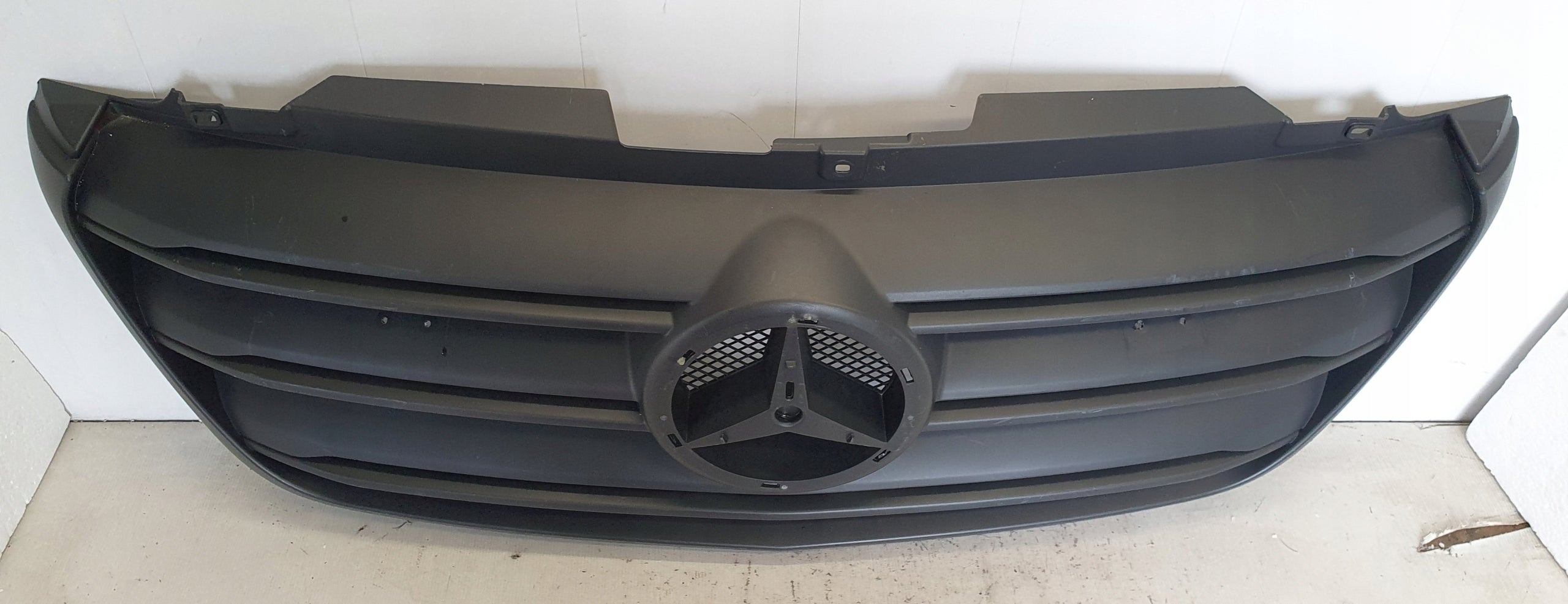 Kühlergrill Mercedes A910 SPRINTER W910 FRONTGRILL A9108852600 Kühlergitter