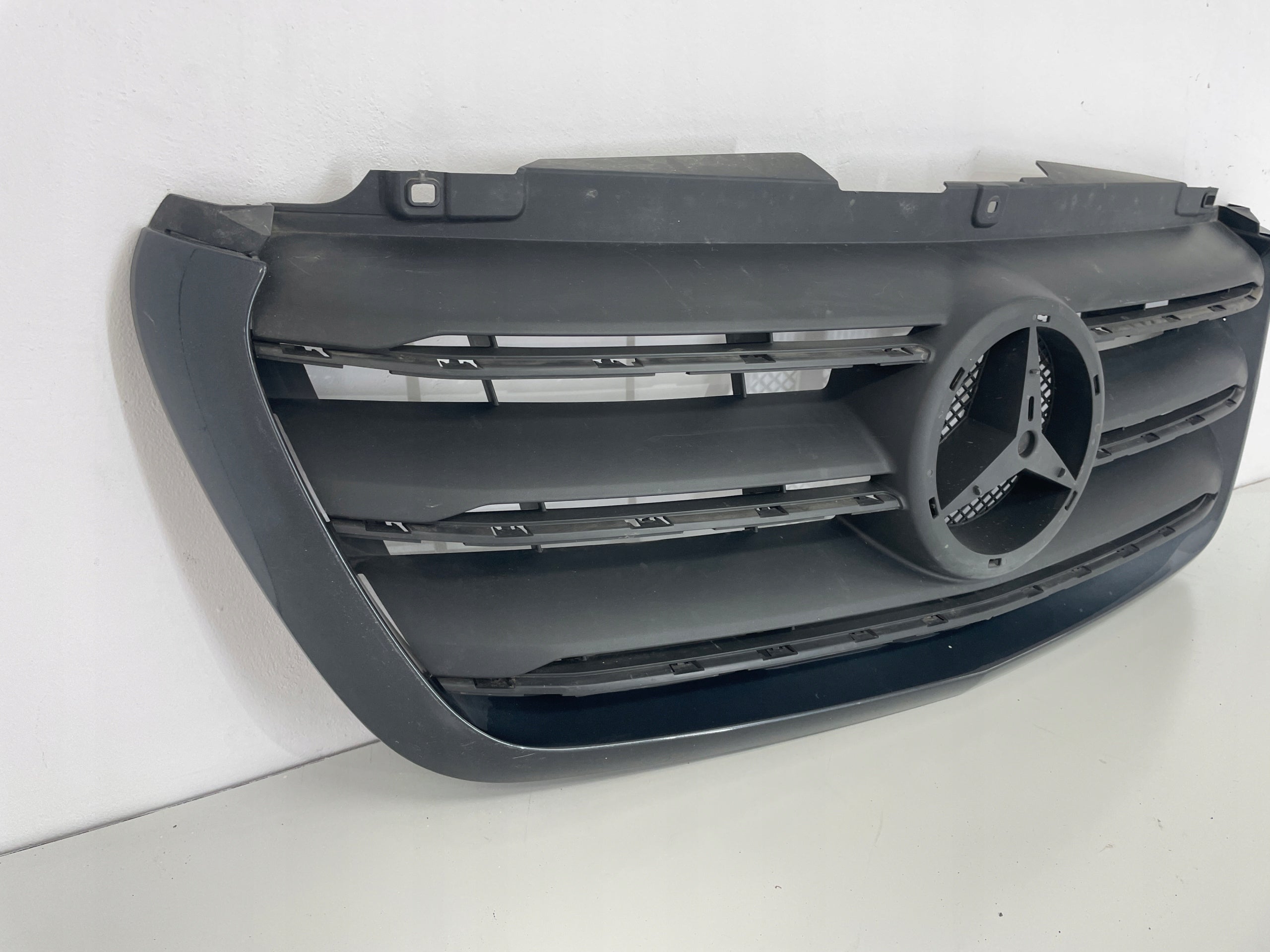 Kühlergrill Mercedes A910 SPRINTER W910 FRONTGRILL A9108852700 Kühlergitter