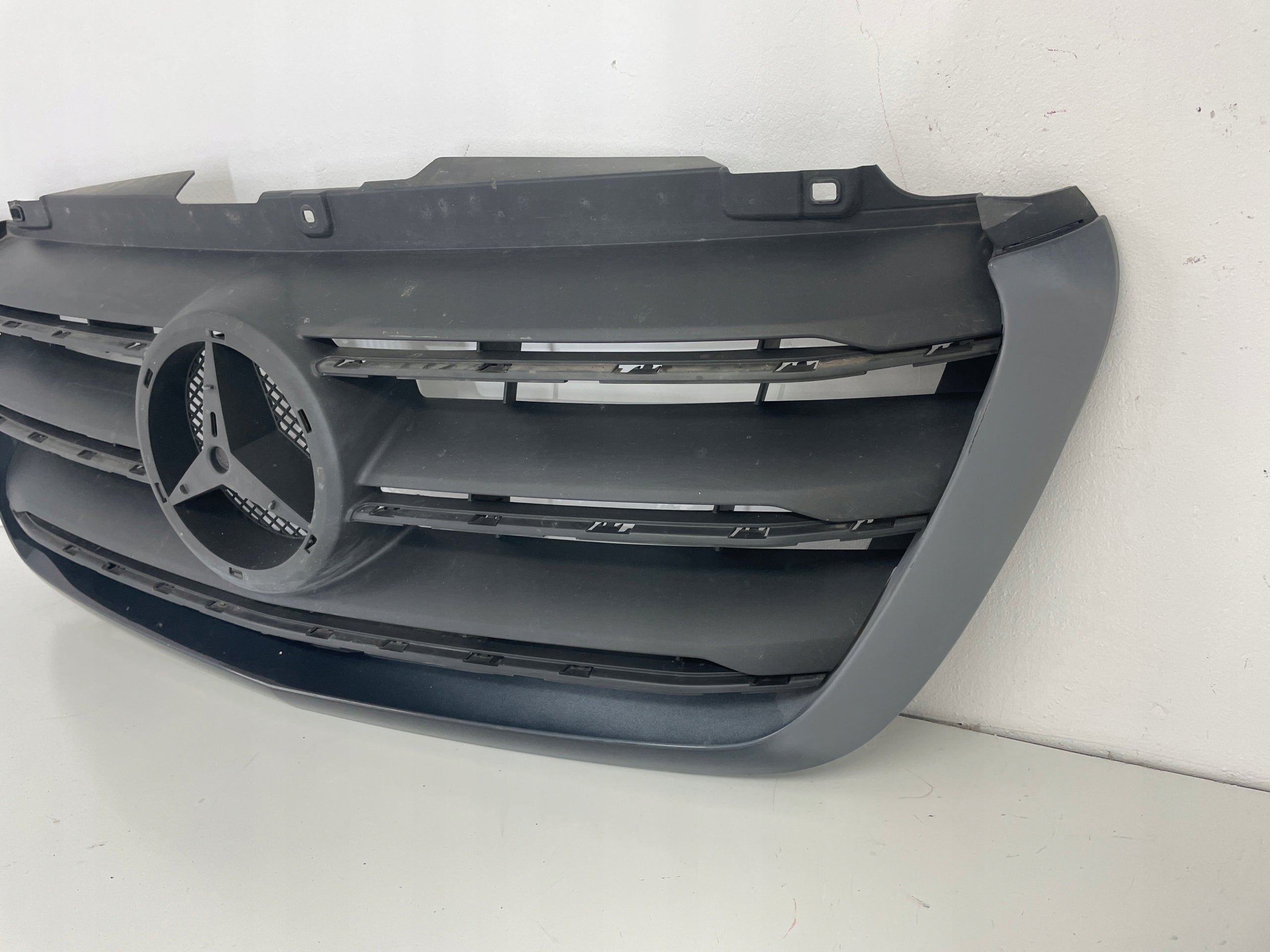 Kühlergrill Mercedes A910 SPRINTER W910 FRONTGRILL A9108852700 Kühlergitter