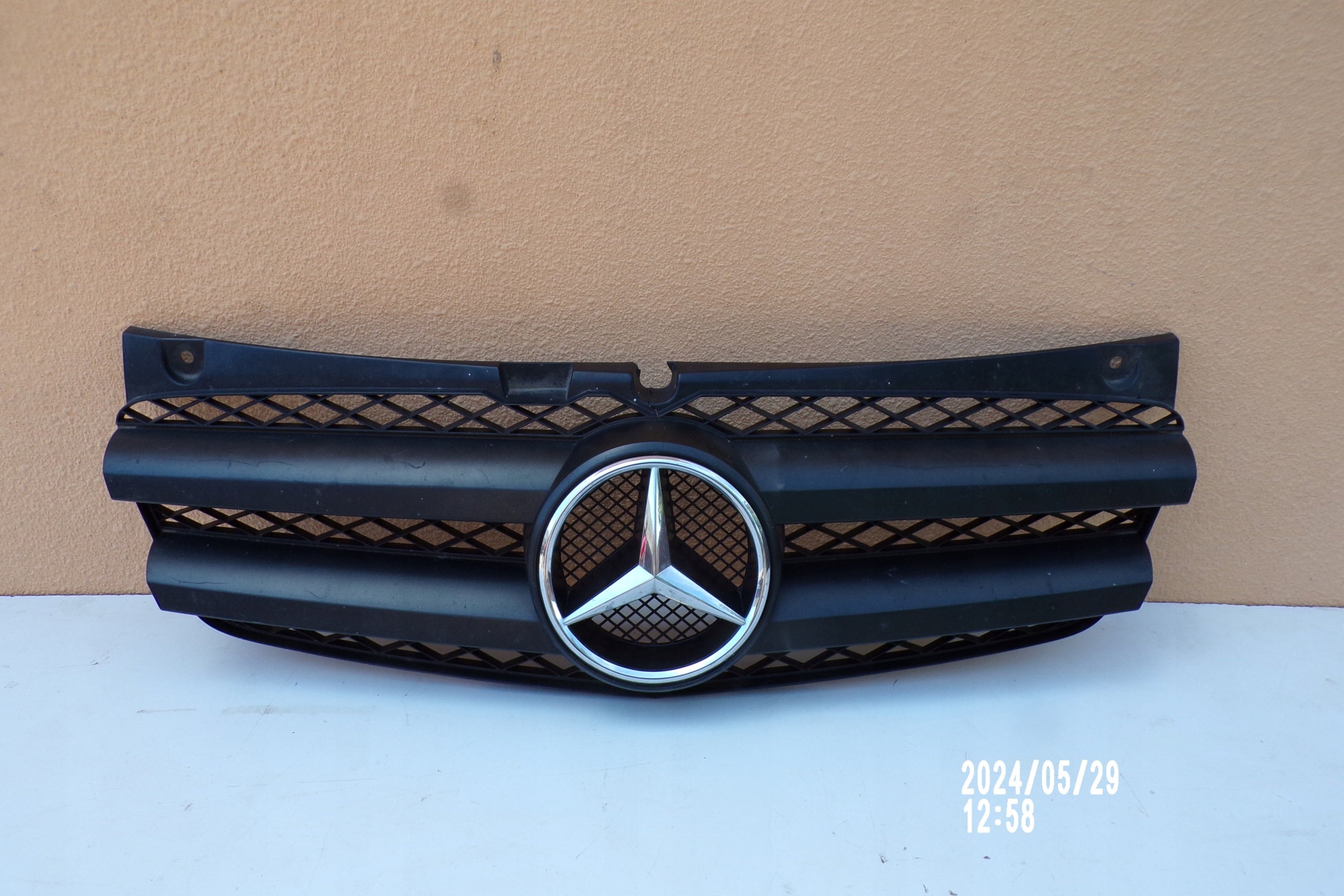  Kühlergrill Mercedes A639 FRONTGRILL A6398800785 Kühlergitter product image