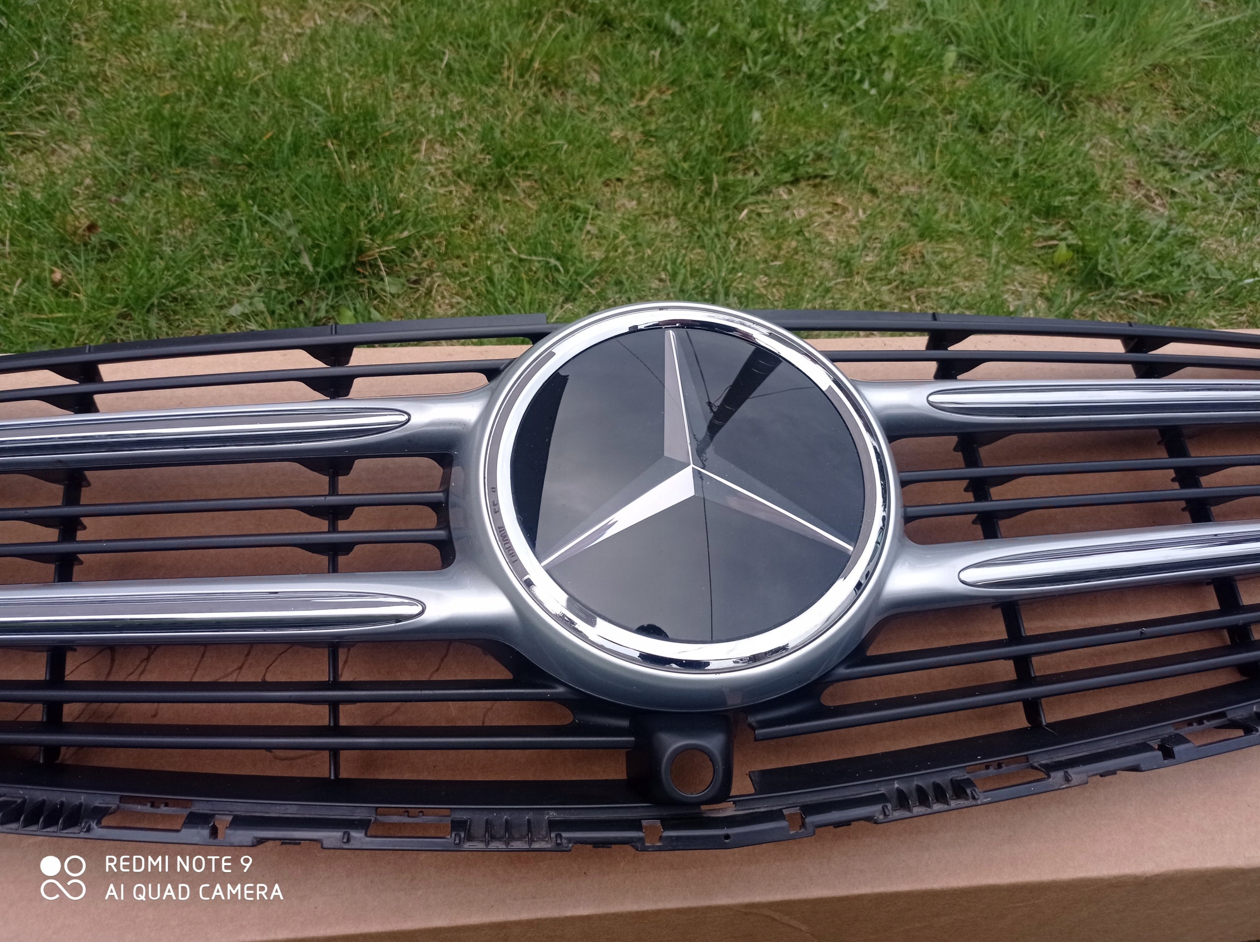 Kühlergrill Mercedes W447 FRONTGRILL A4478880123 Kühlergitter