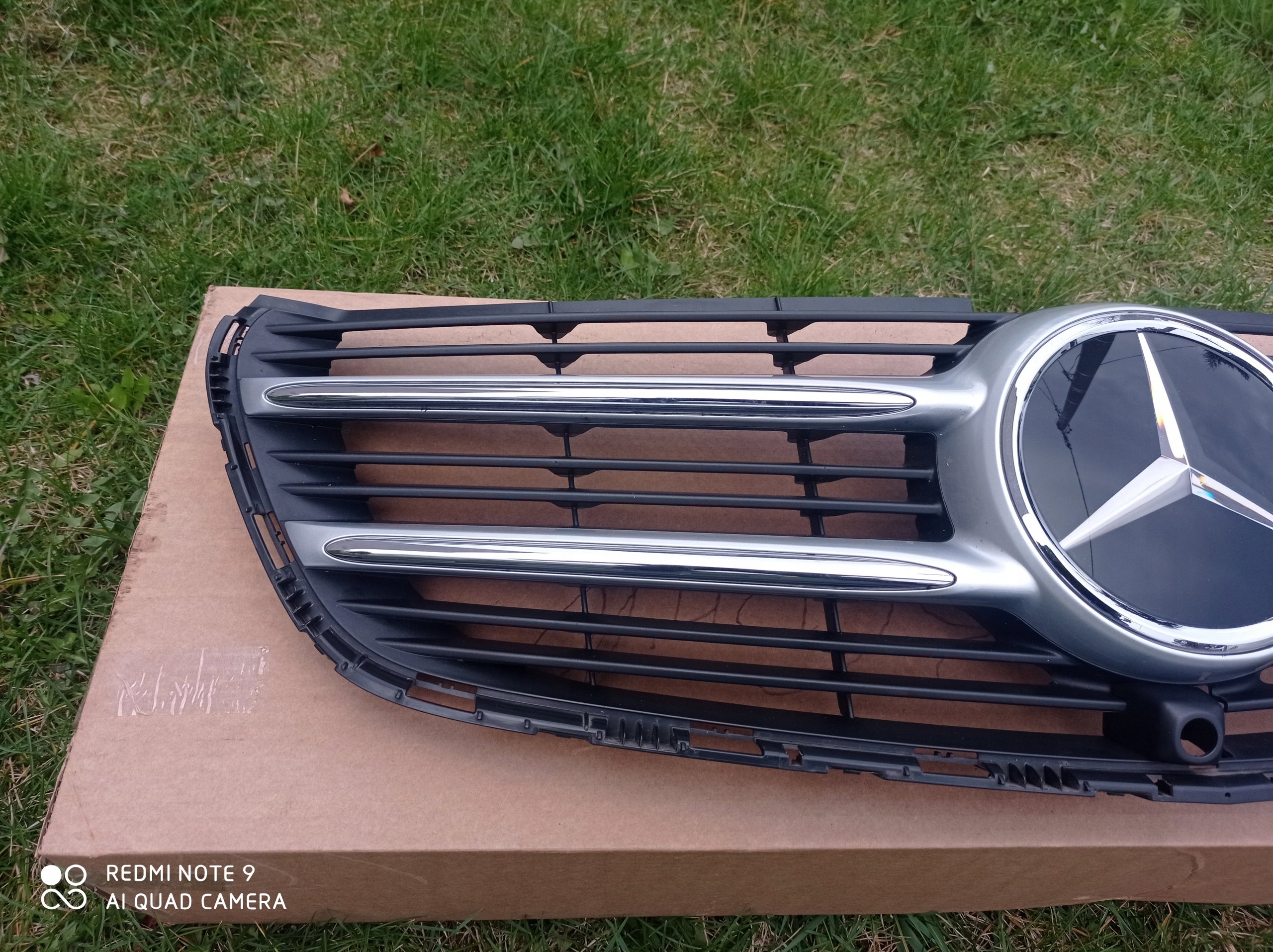 Kühlergrill Mercedes W447 FRONTGRILL A4478880123 Kühlergitter