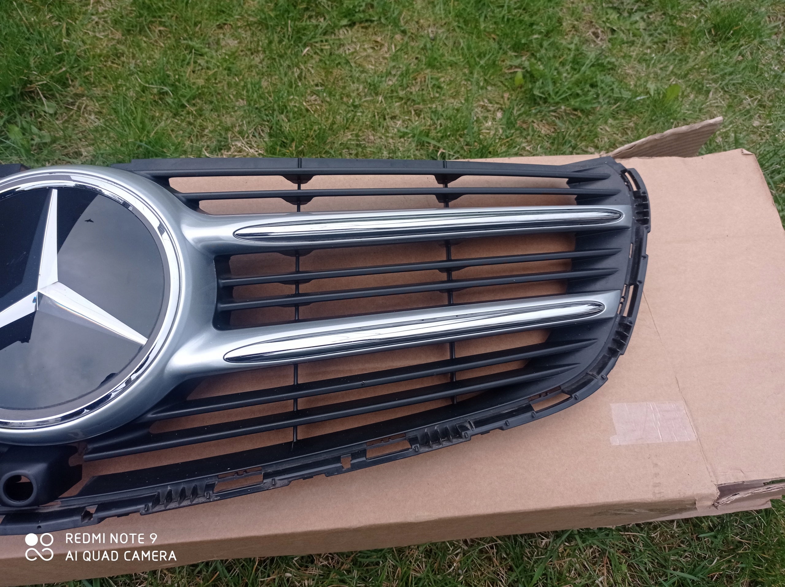 Kühlergrill Mercedes W447 FRONTGRILL A4478880123 Kühlergitter