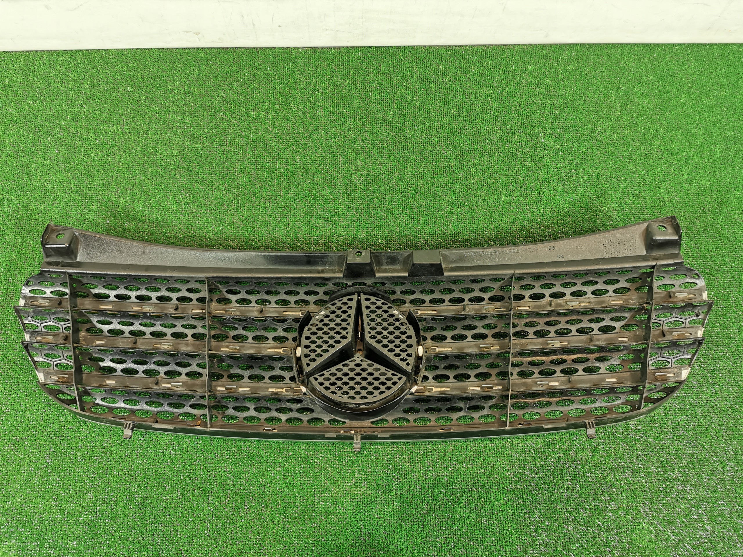 Kühlergrill Mercedes W639 VITO A639 FRONTGRILL A6398800285 Kühlergitter