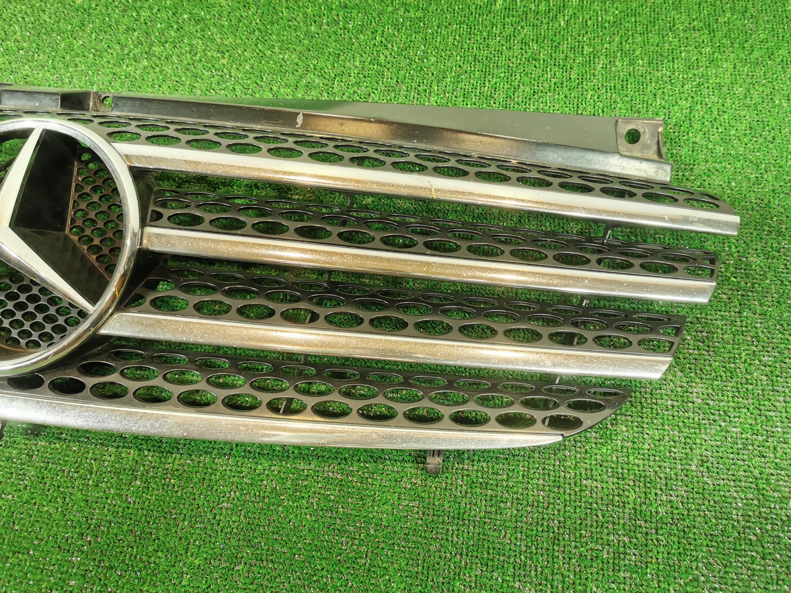 Kühlergrill Mercedes W639 VITO A639 FRONTGRILL A6398800285 Kühlergitter