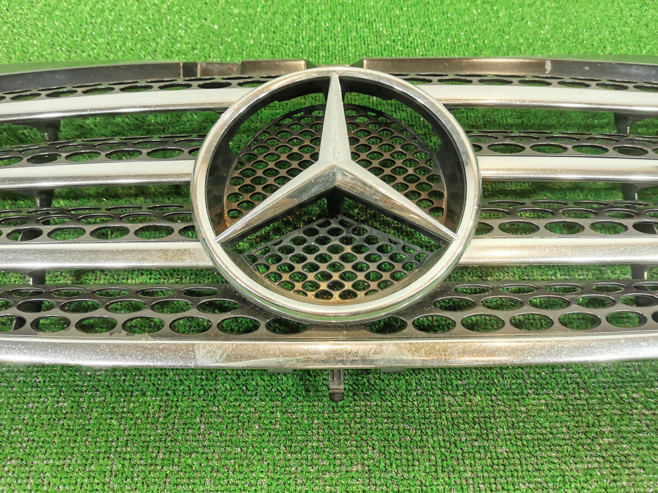 Kühlergrill Mercedes W639 VITO A639 FRONTGRILL A6398800285 Kühlergitter