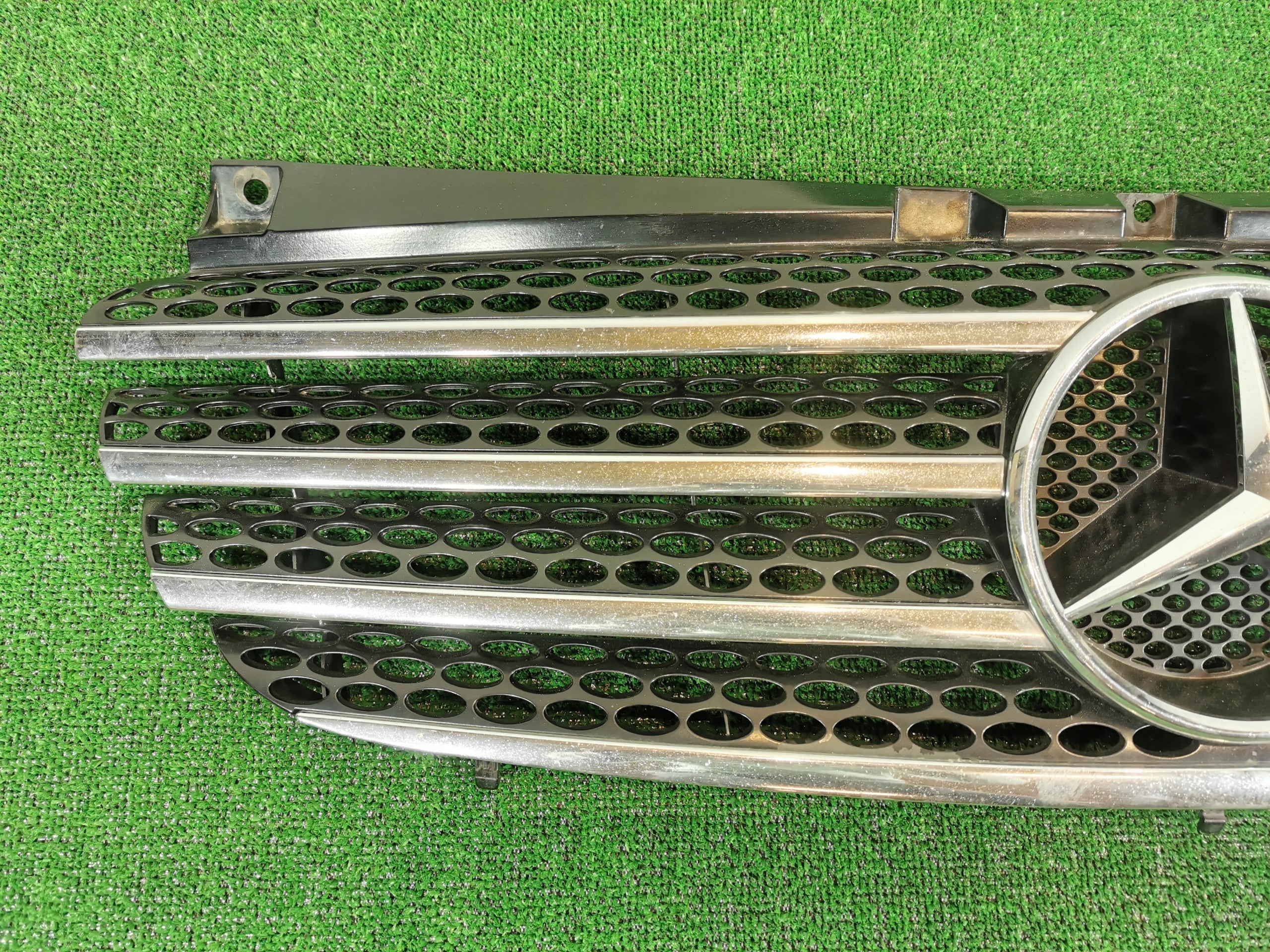 Kühlergrill Mercedes W639 VITO A639 FRONTGRILL A6398800285 Kühlergitter