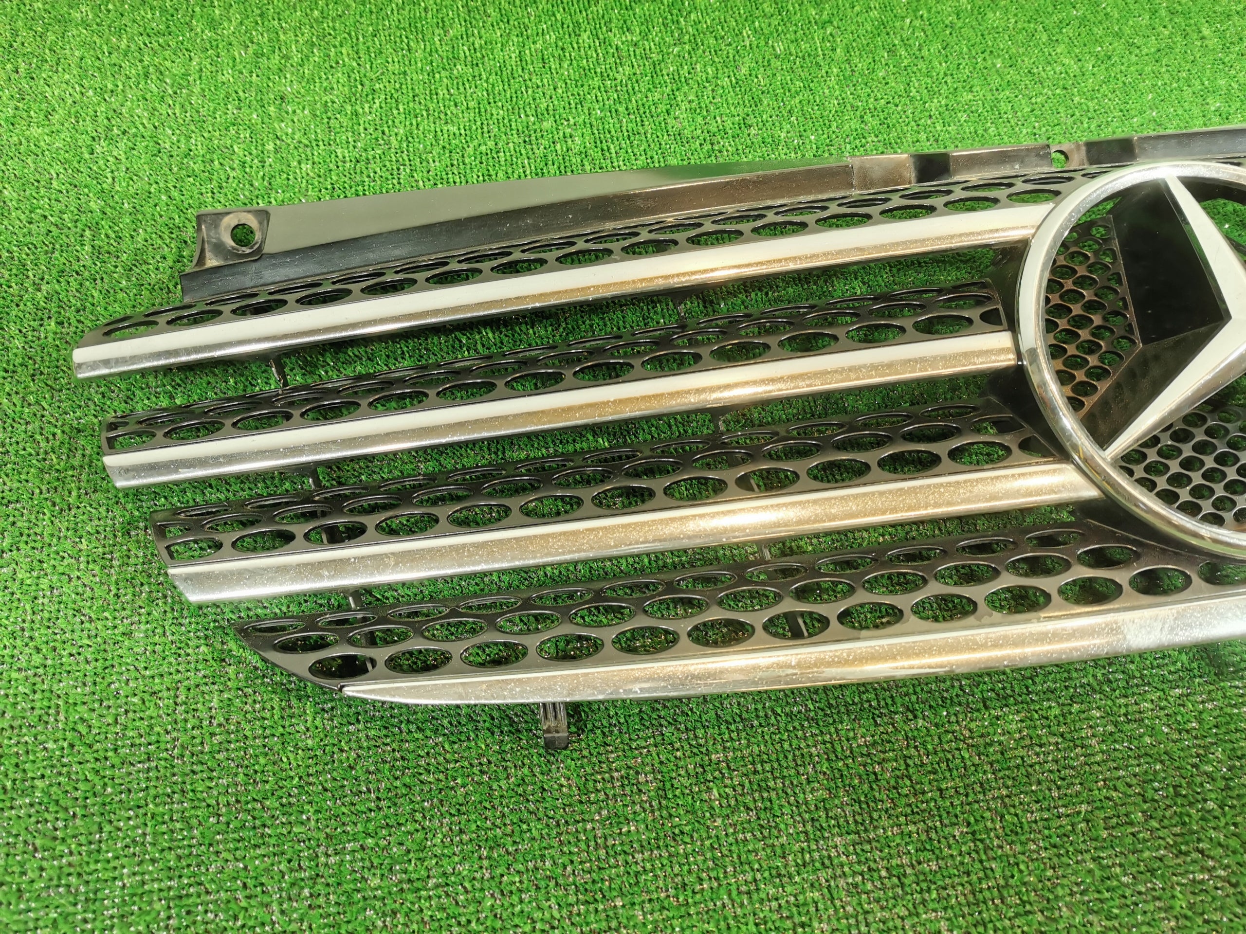 Kühlergrill Mercedes W639 VITO A639 FRONTGRILL A6398800285 Kühlergitter