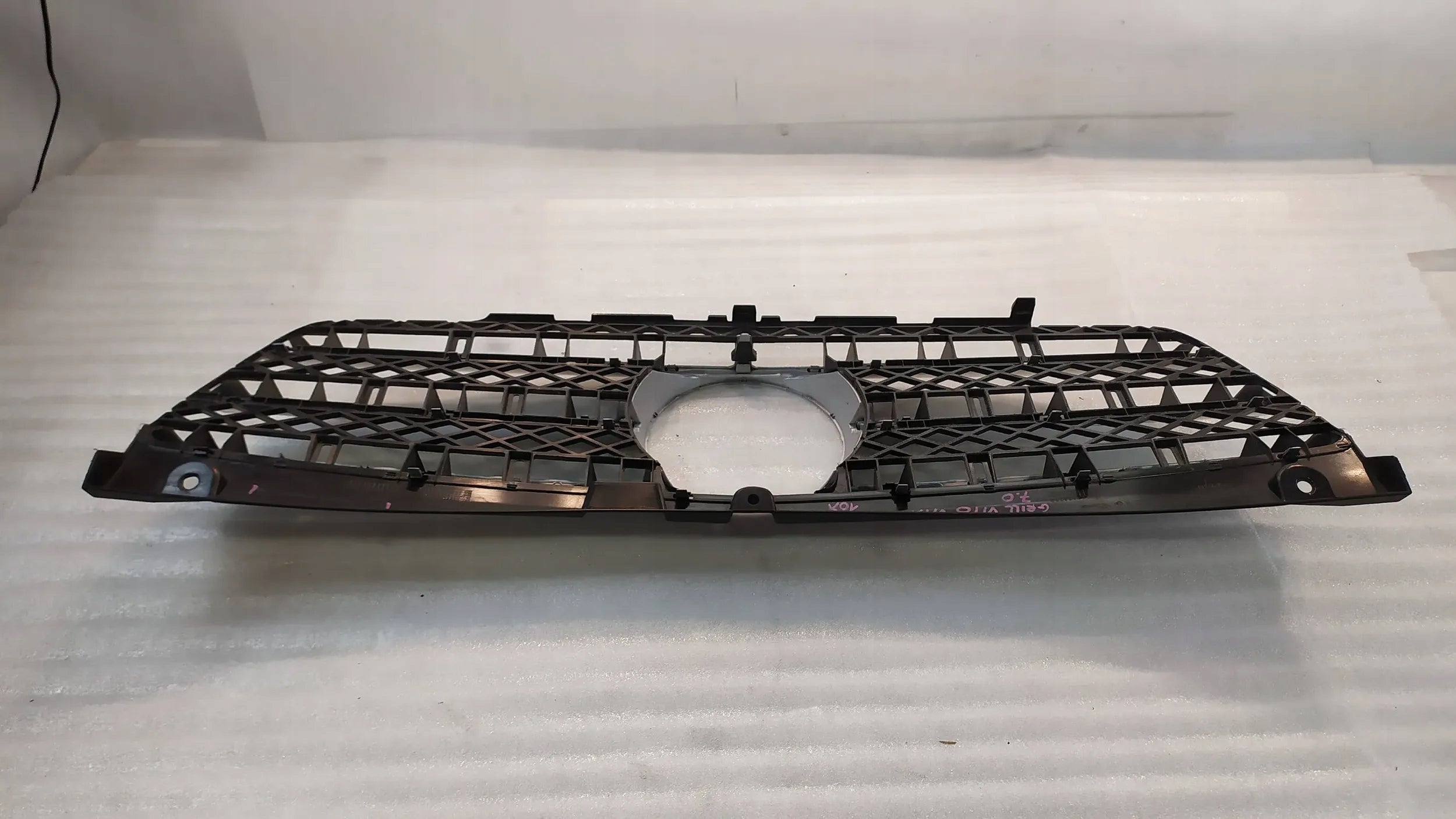 Kühlergrill Mercedes VIANO W639 FRONTGRILL A6398880123 Kühlergitter