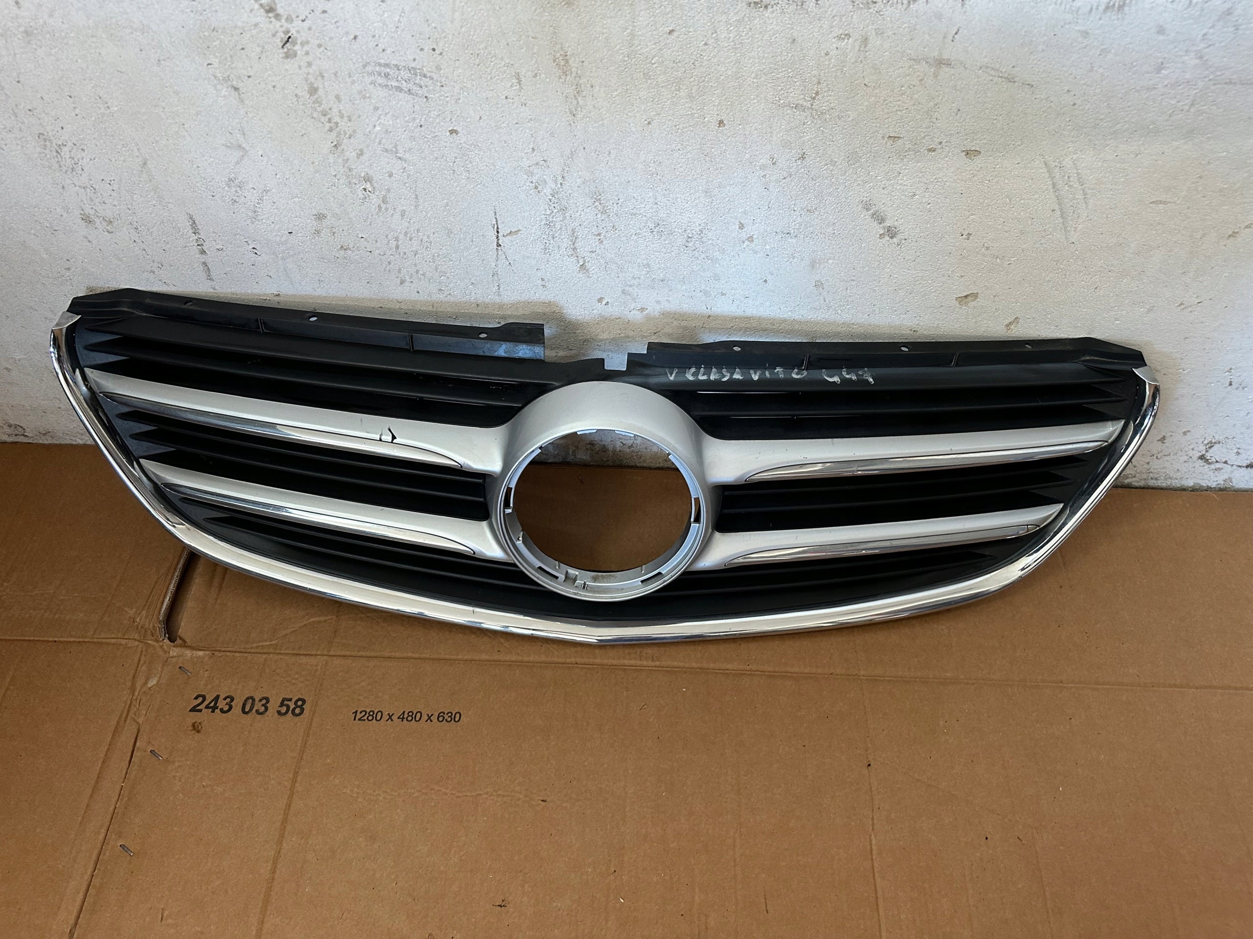 Kühlergrill Mercedes W447 FRONTGRILL A4478880123 Kühlergitter