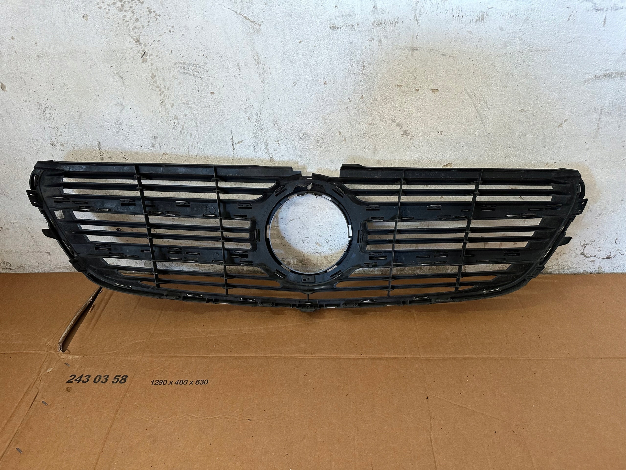 Kühlergrill Mercedes W447 FRONTGRILL A4478880123 Kühlergitter