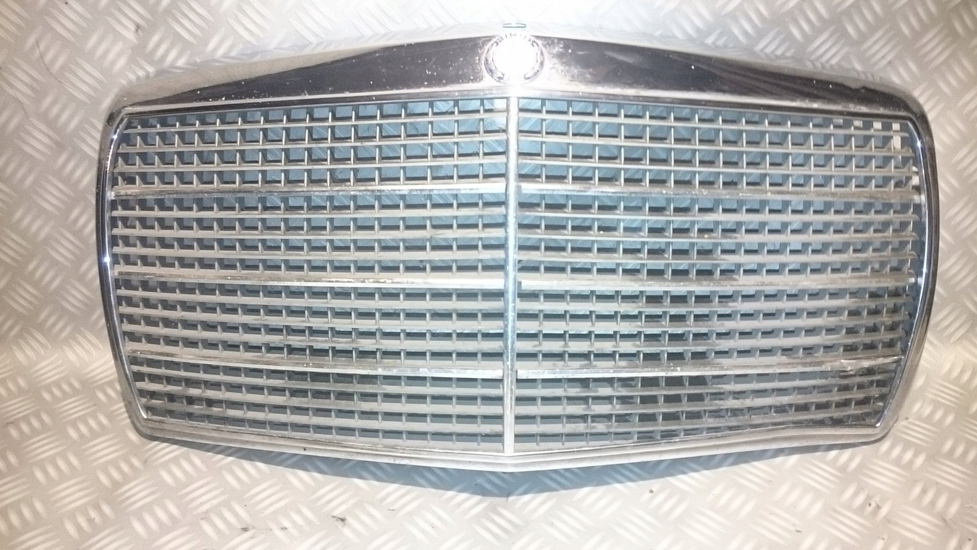  Calandre Mercedes W116 FRONTGRILL calandre  product image