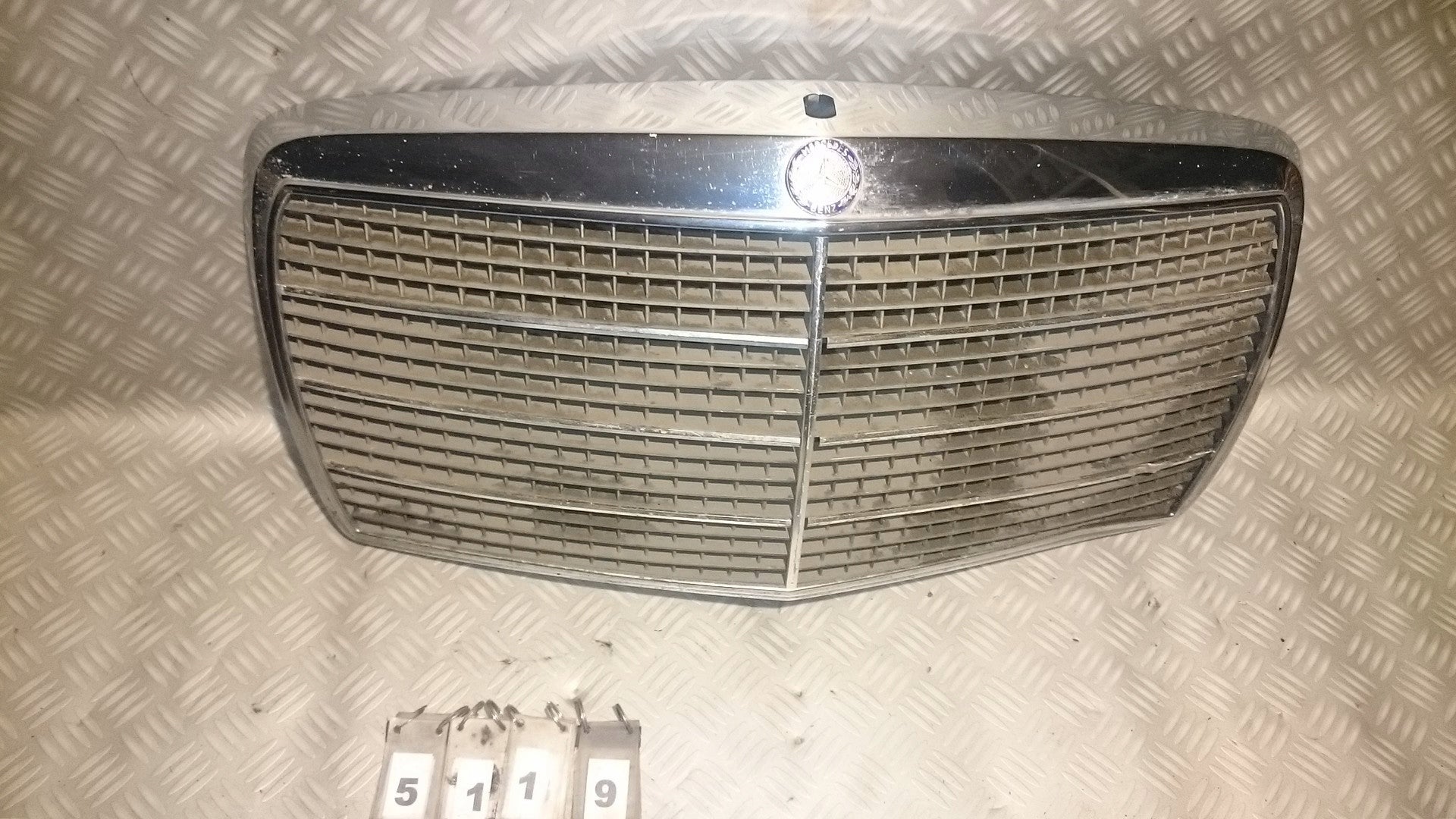 Kühlergrill Mercedes W116 FRONTGRILL Kühlergitter