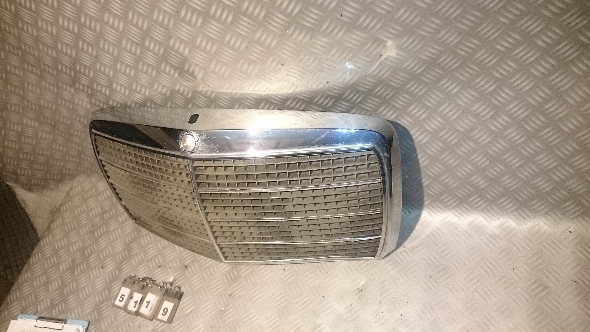 Kühlergrill Mercedes W116 FRONTGRILL Kühlergitter