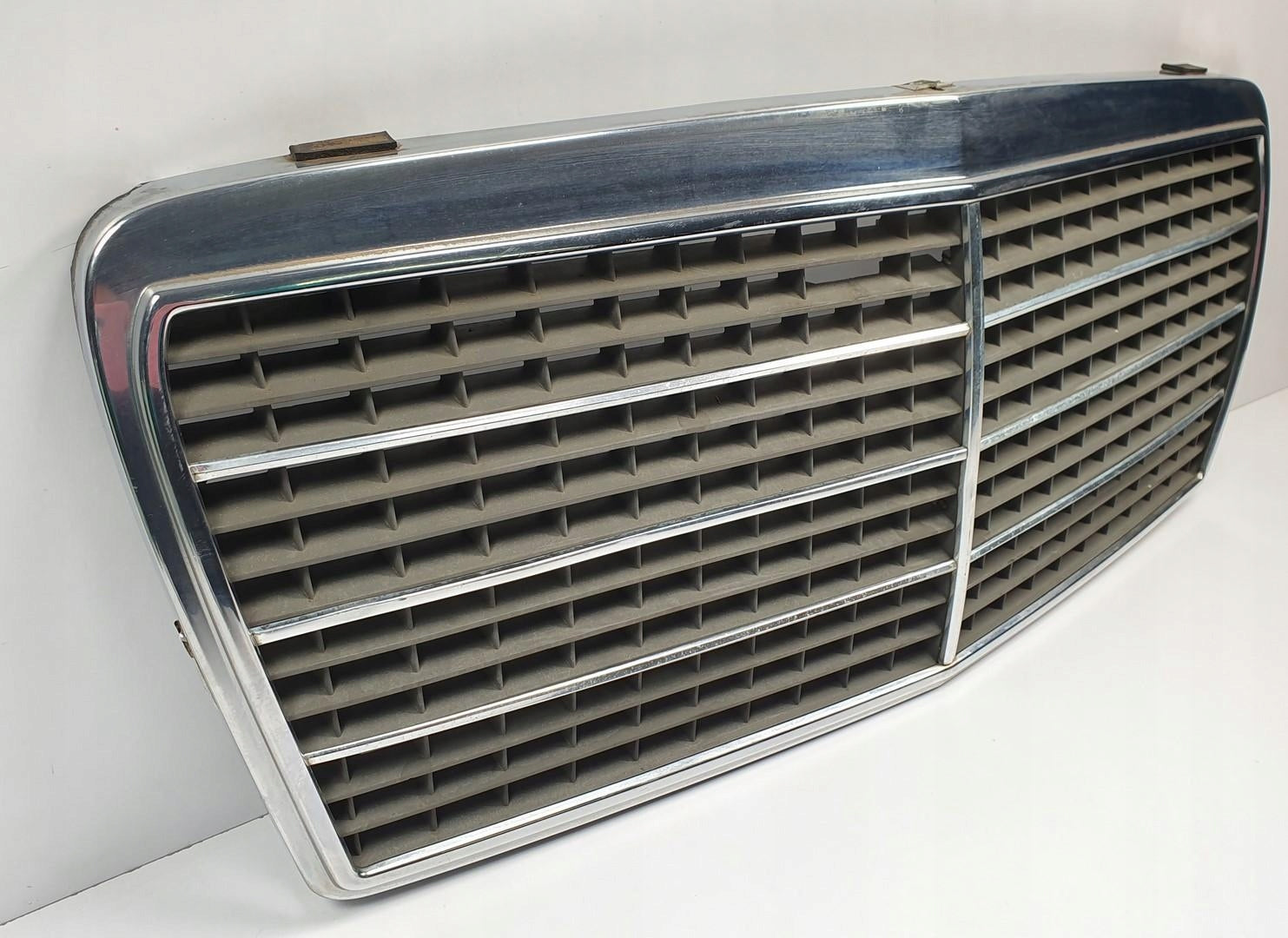 Kühlergrill Mercedes W124 FRONTGRILL A1241248880 Kühlergitter