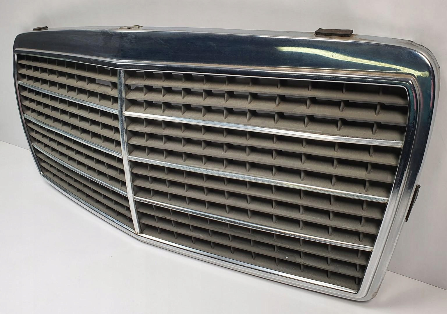 Kühlergrill Mercedes W124 FRONTGRILL A1241248880 Kühlergitter