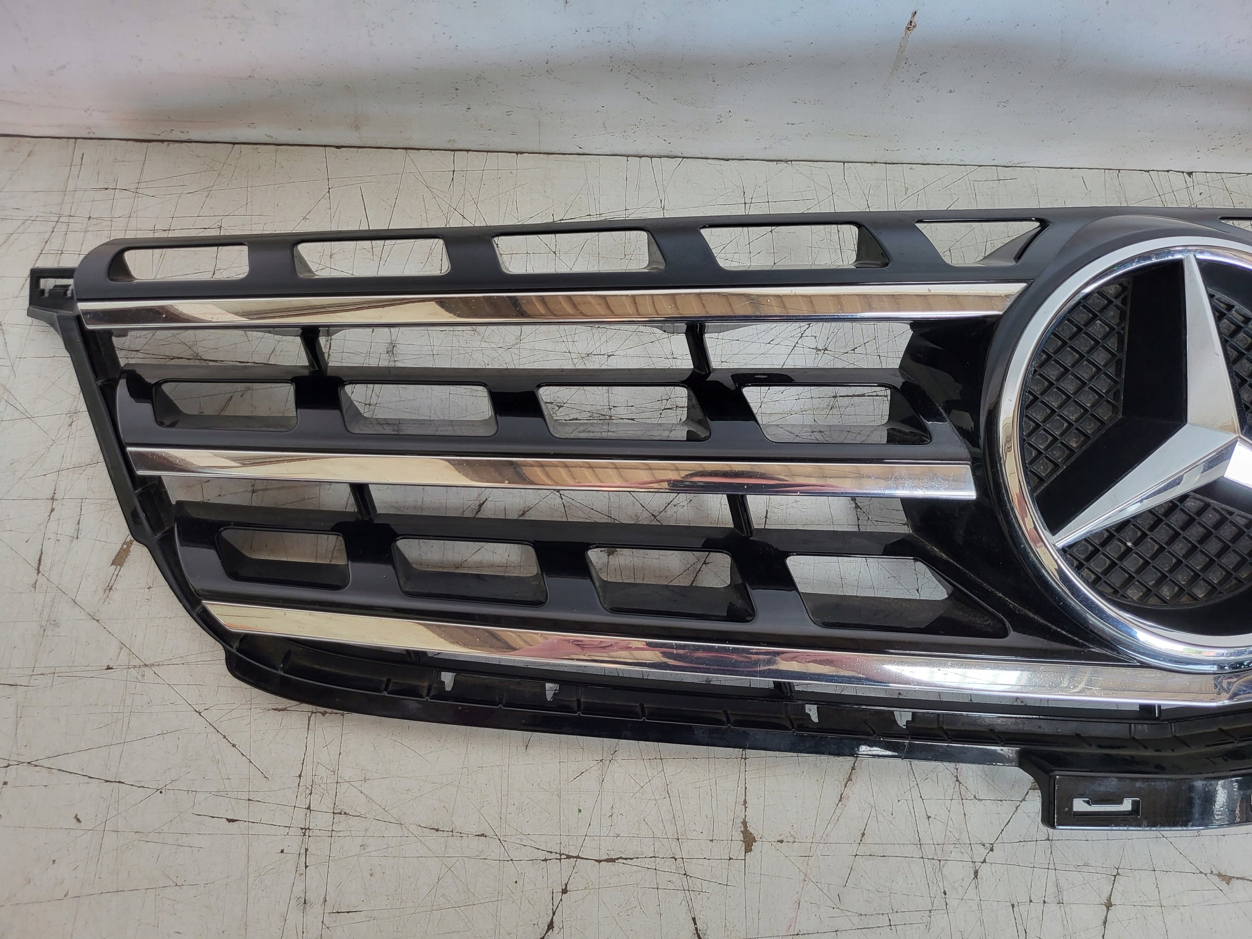 Kühlergrill Mercedes W166 A166 FRONTGRILL A1668800123 Kühlergitter