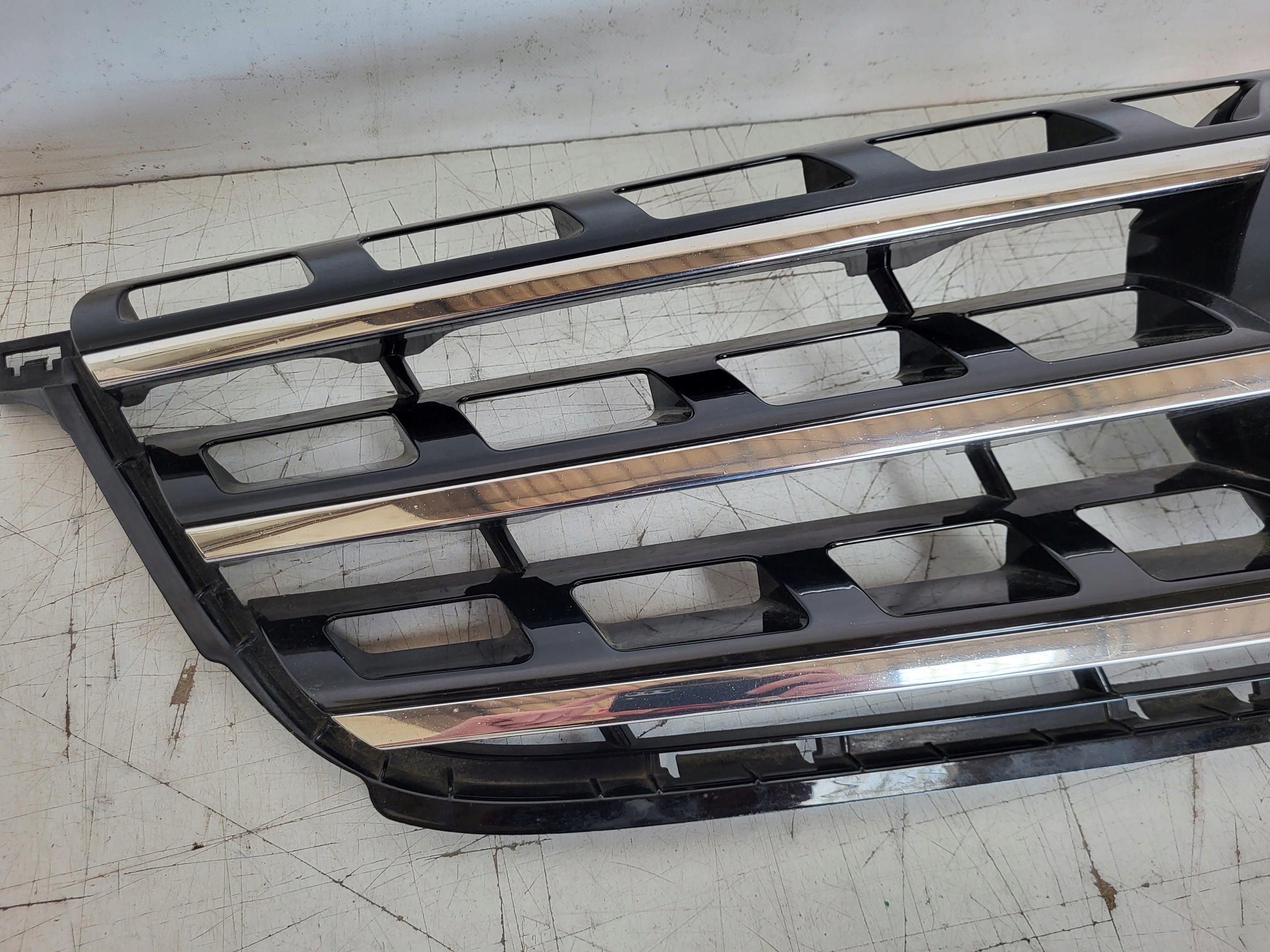 Kühlergrill Mercedes W166 A166 FRONTGRILL A1668800123 Kühlergitter