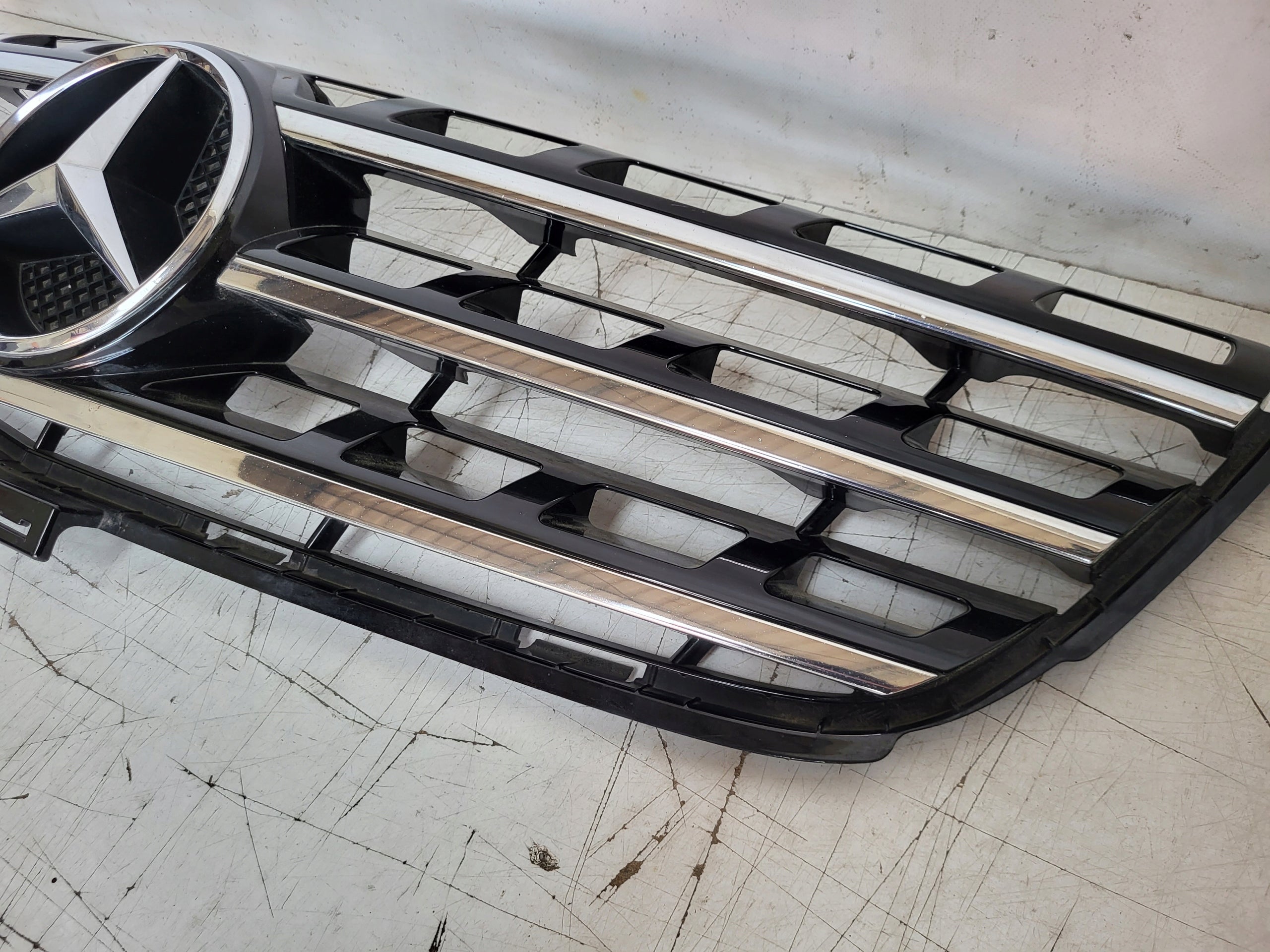 Kühlergrill Mercedes W166 A166 FRONTGRILL A1668800123 Kühlergitter