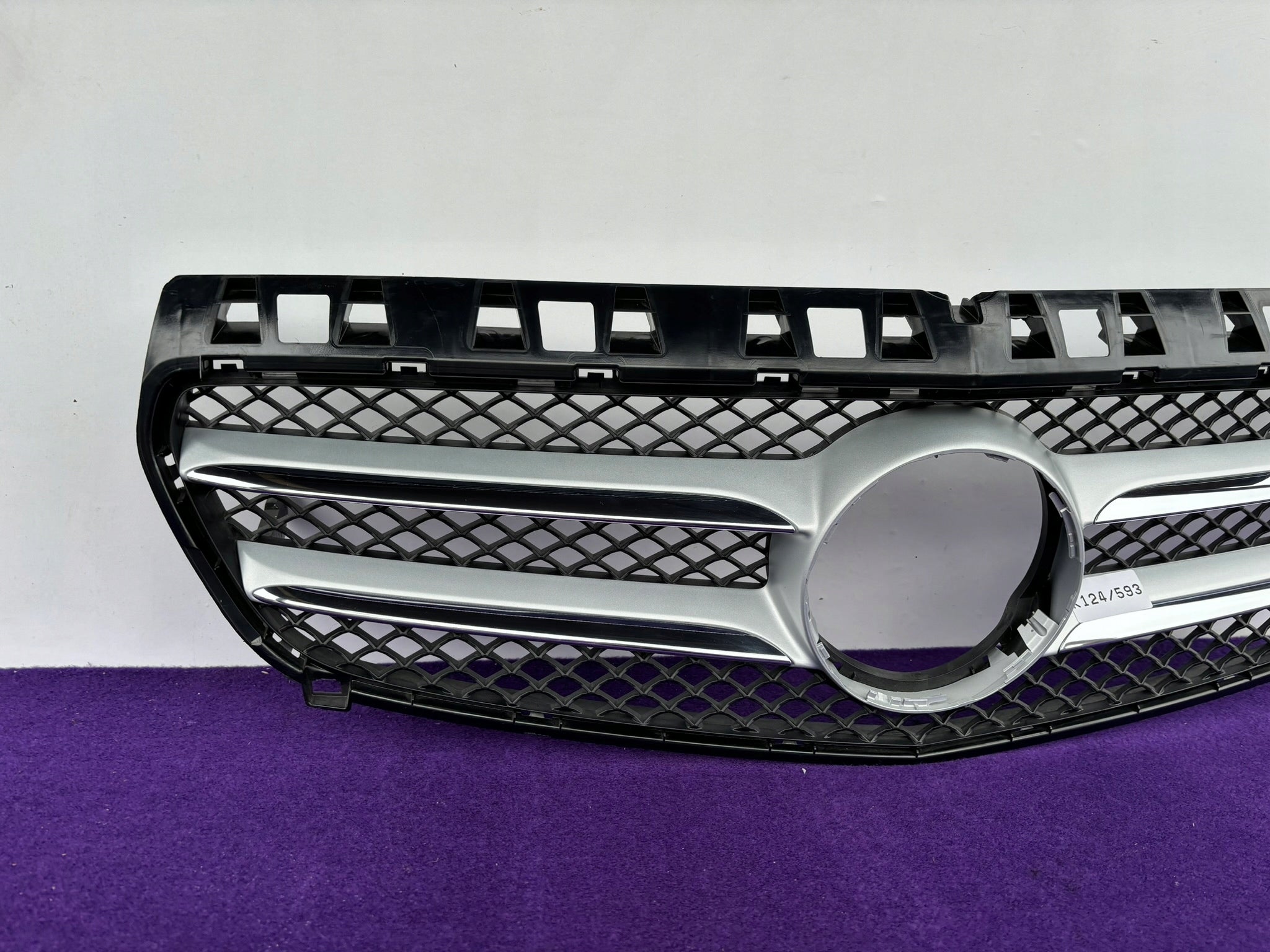 Kühlergrill Mercedes W176 A176 FRONTGRILL A1768880260 Kühlergitter