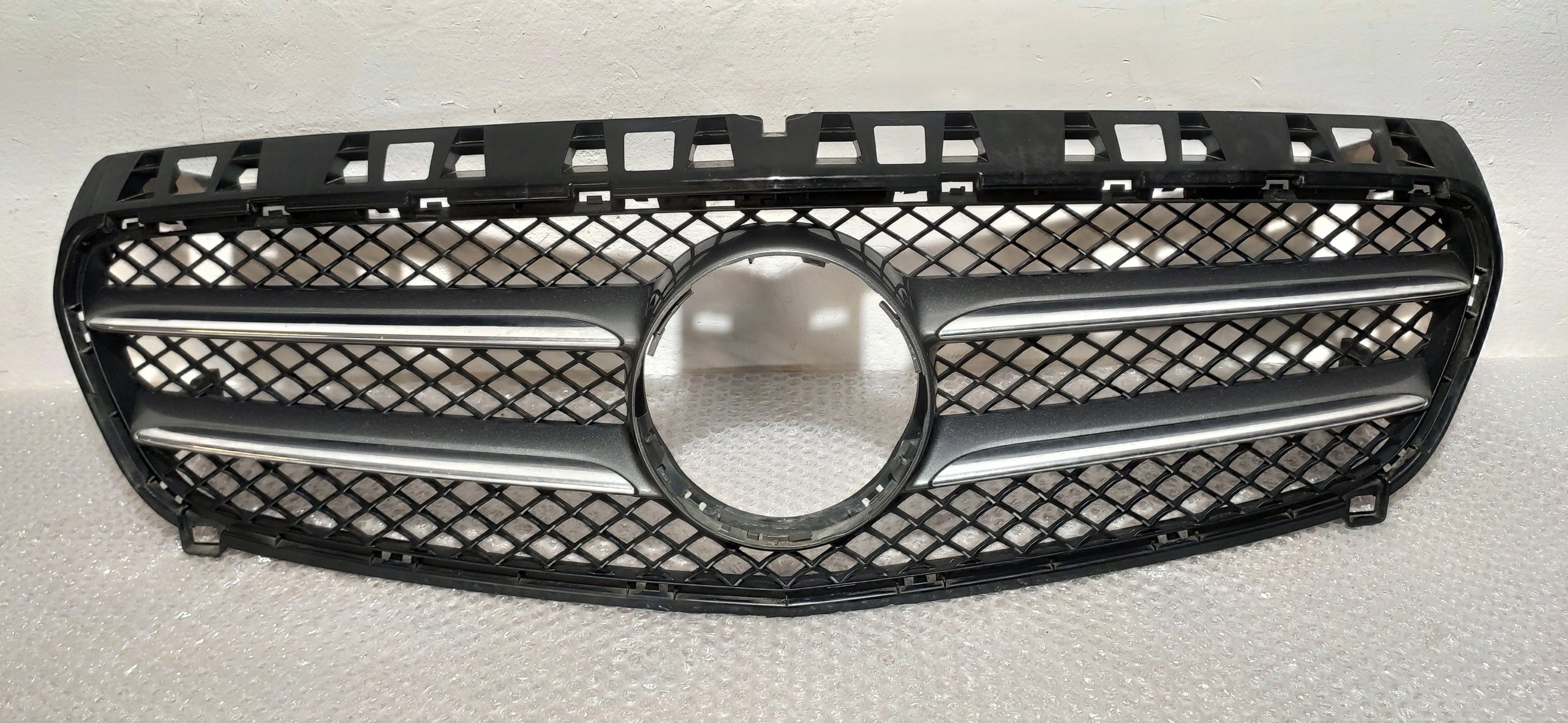 Kühlergrill Mercedes W176 FRONTGRILL A1768880260 Kühlergitter