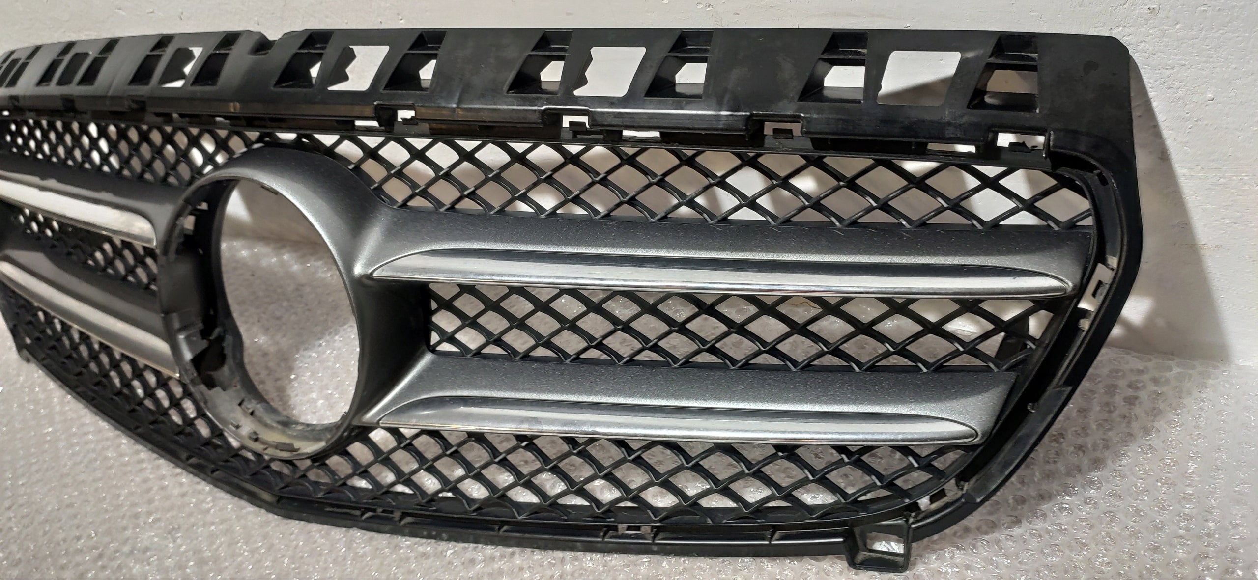 Kühlergrill Mercedes W176 FRONTGRILL A1768880260 Kühlergitter